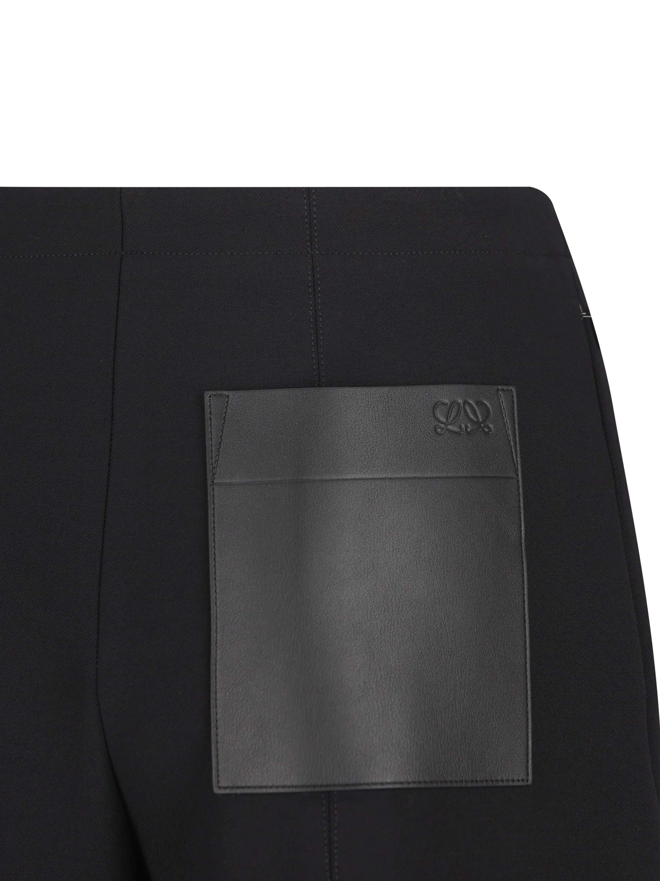 Pantaloni in un leggero misto lana. S540Y04XOC 1100 LOEWE 
