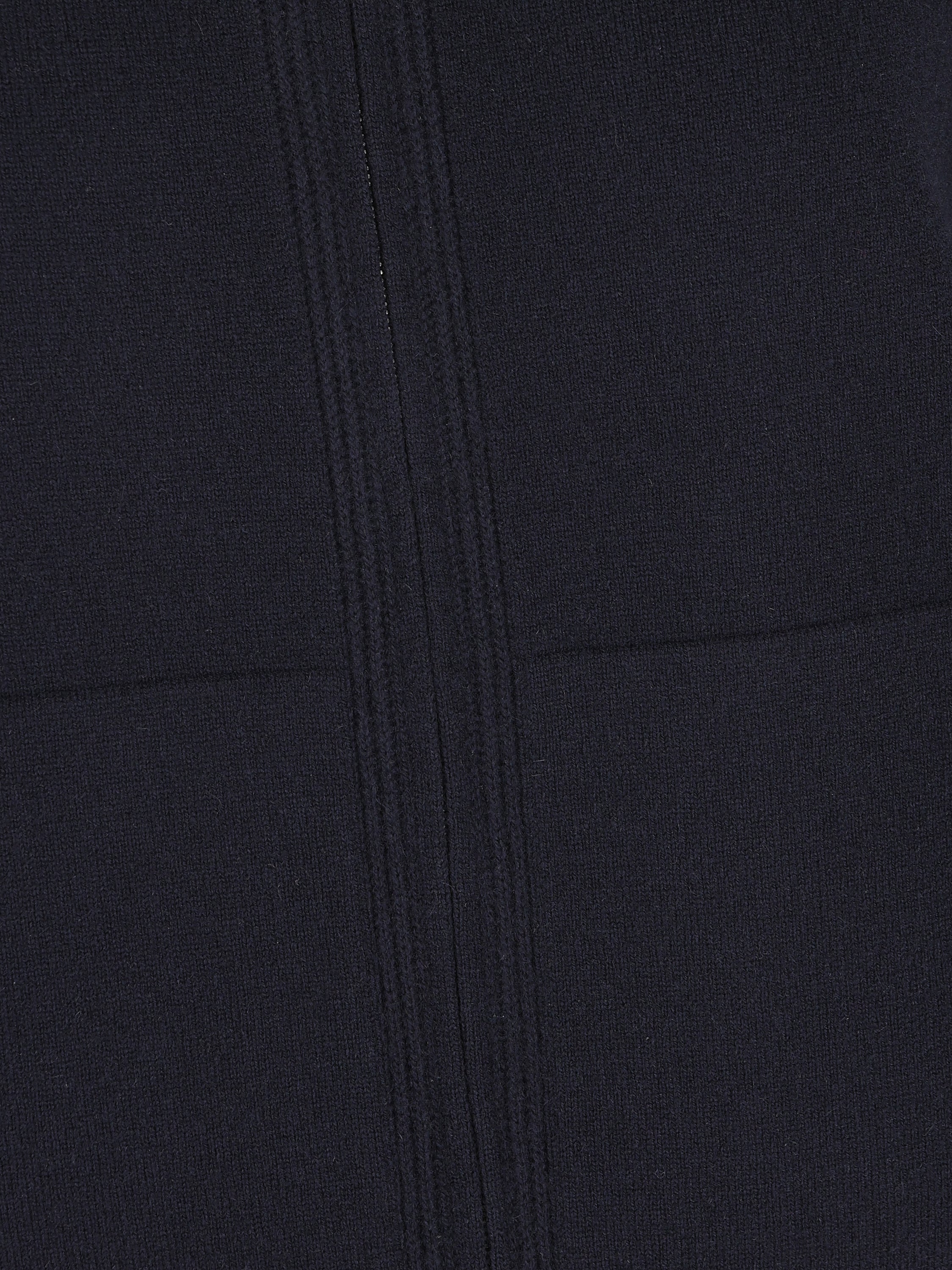 Maglia realizzata in baby cashmere. FAP0176 W000 LORO PIANA 