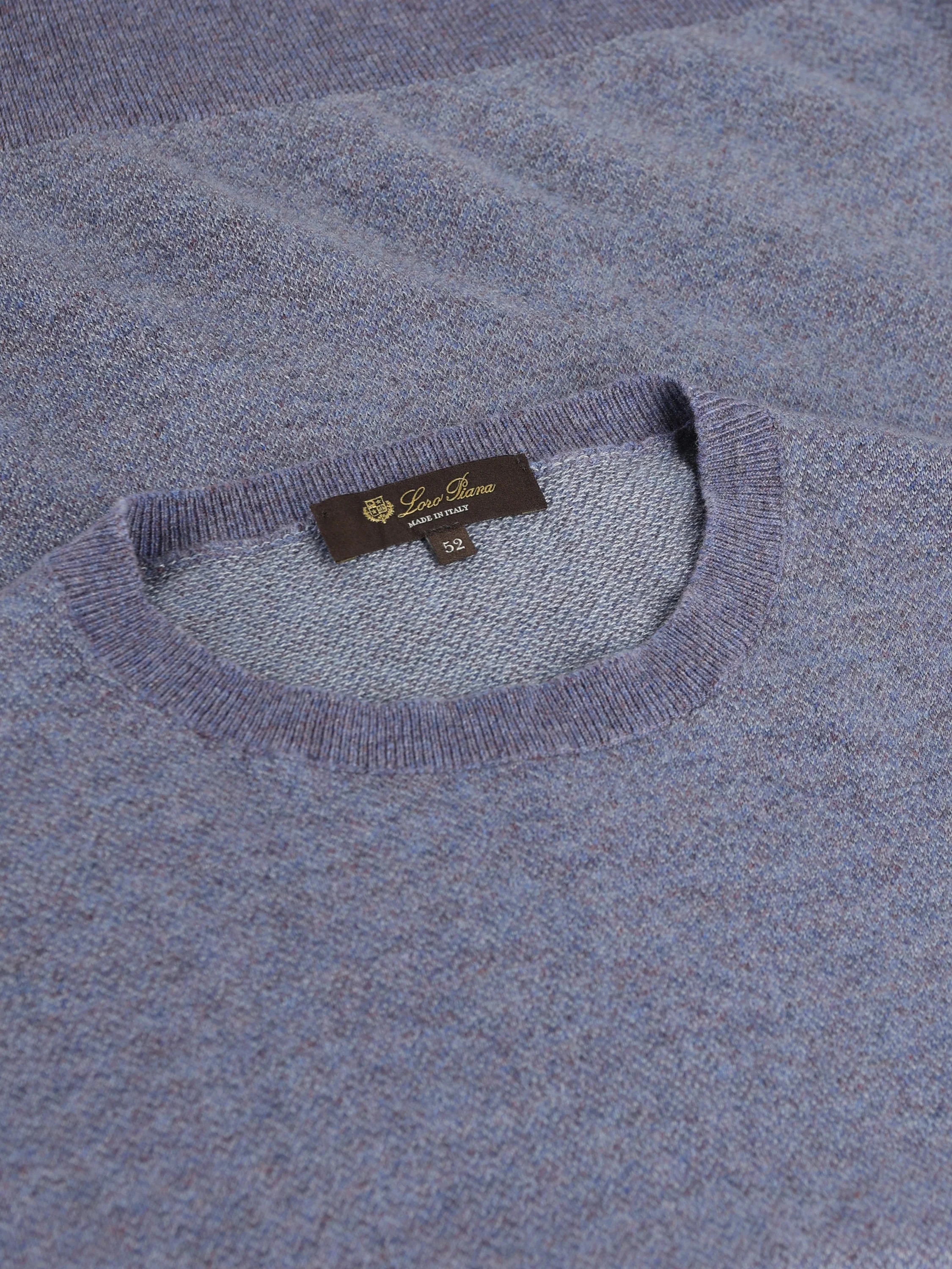 Maglia realizzata in cashmere e seta. FRM1386 B6L5 LORO PIANA 