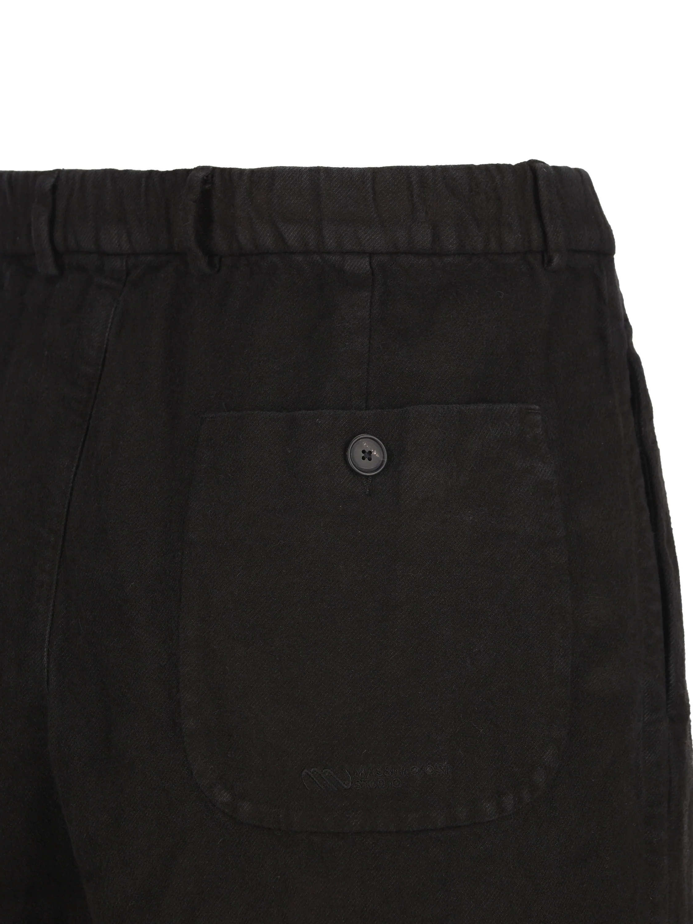 Pantaloni realizzati in lino. 21MMPA015A 110786G999 MASSIMO OSTI STUDIO 