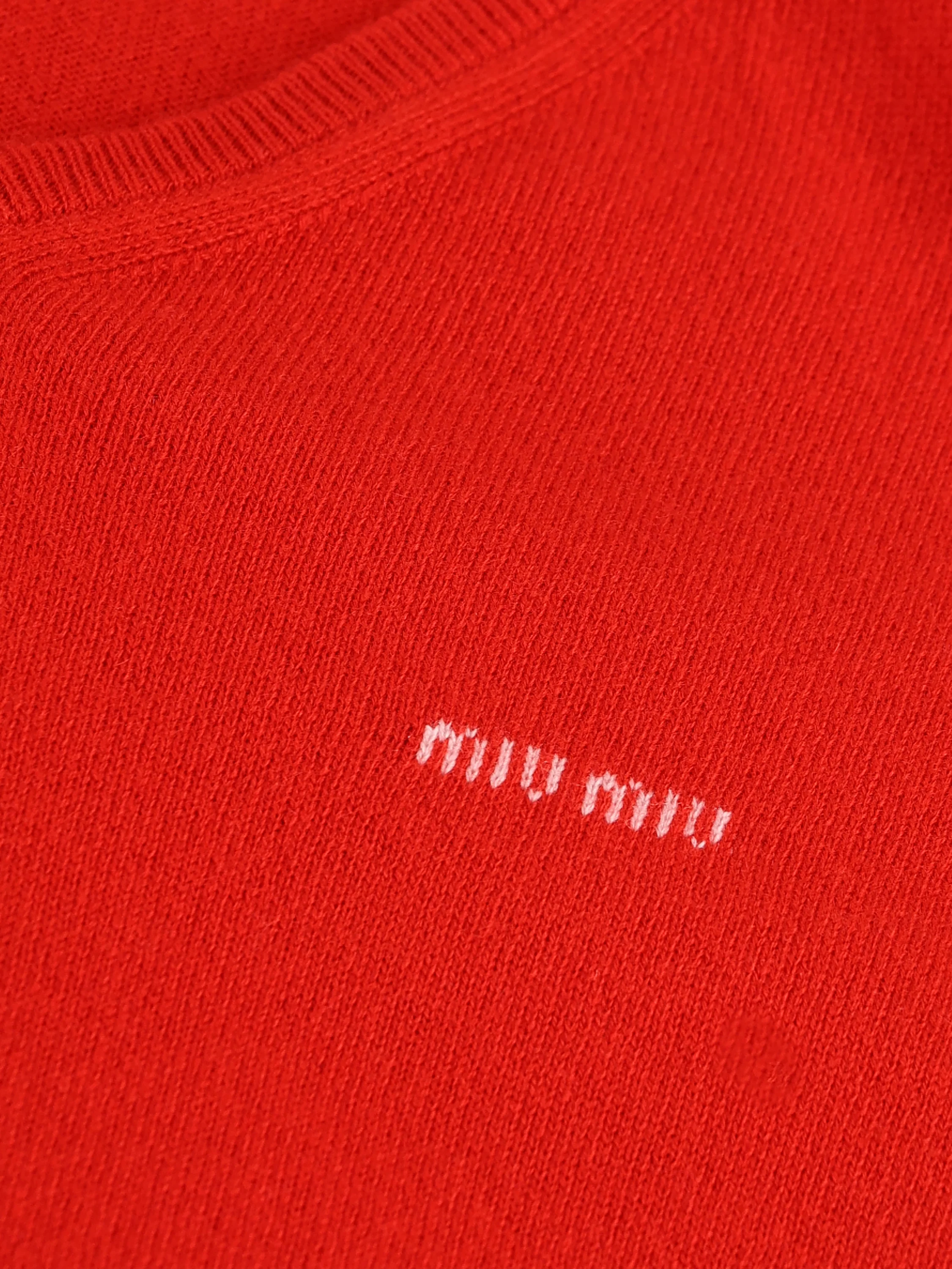 Maglia realizzata in cashmere. MML07A 13S1F0011 MIU MIU