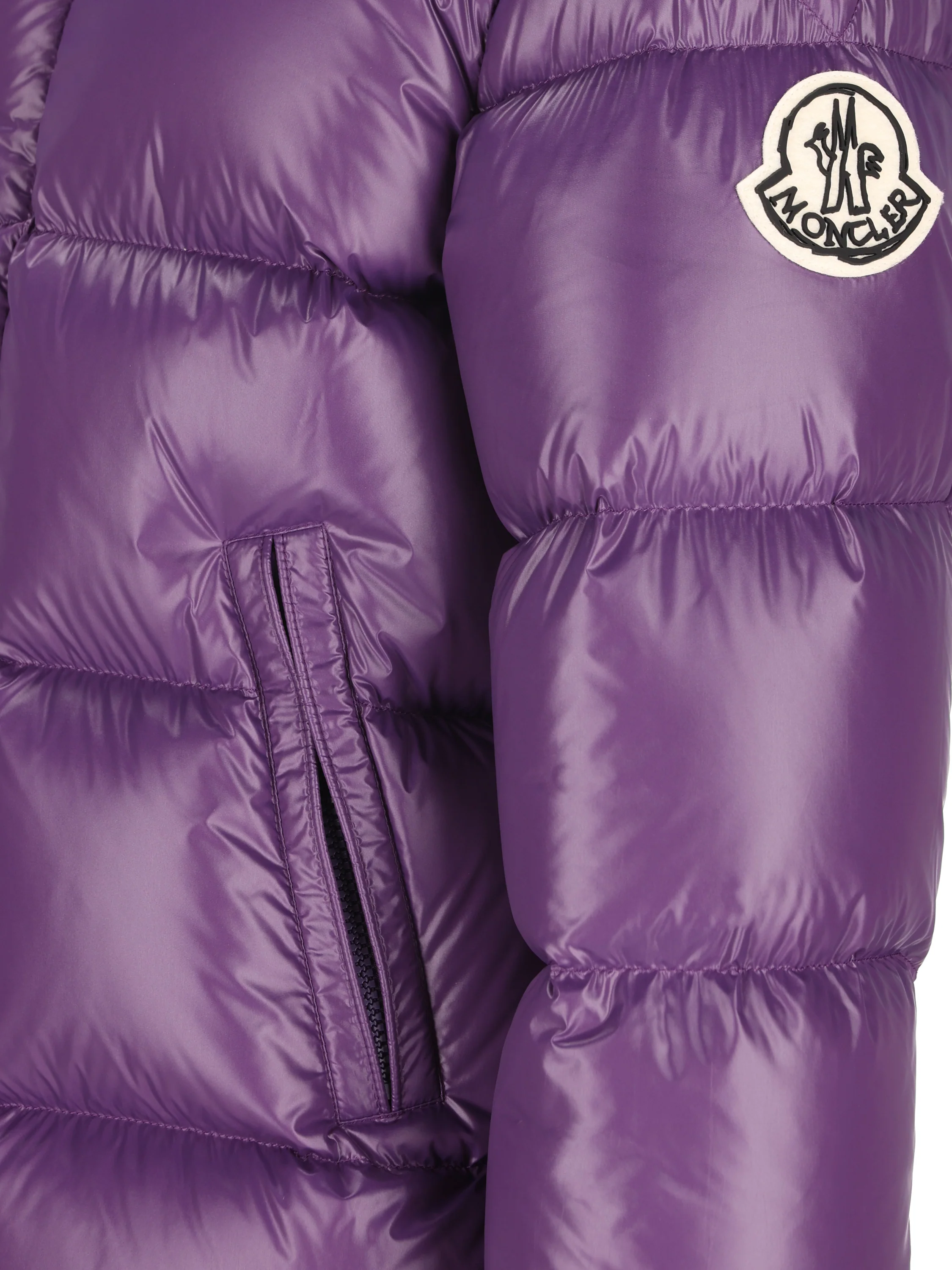 Piumino realizzato in poliammide. M1A00196 596XEP67 MONCLER 