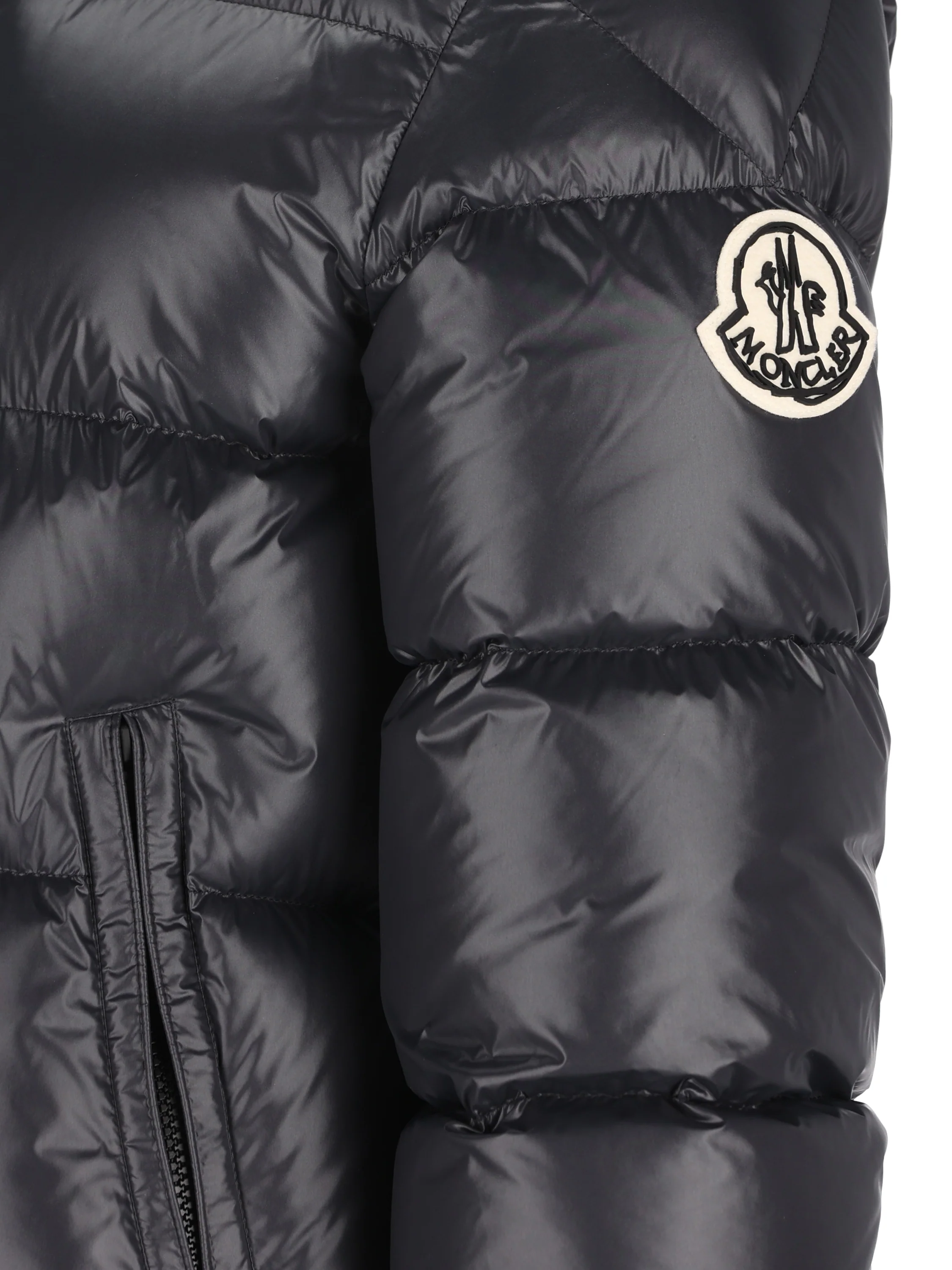 Piumino realizzato in poliammide. M1A00196 596XEP99 MONCLER 