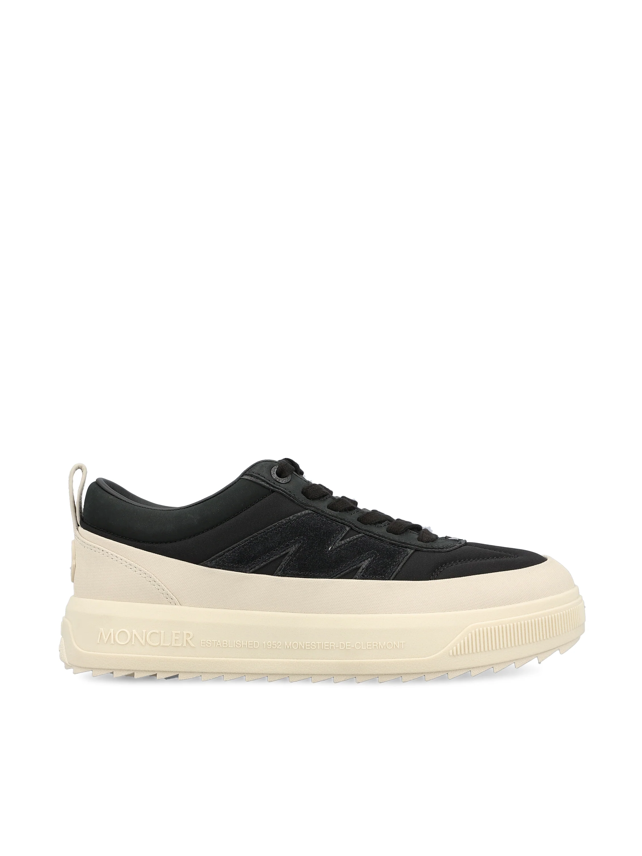 Sneakers realizzate in pelle. M4M00190 M7091999 MONCLER 