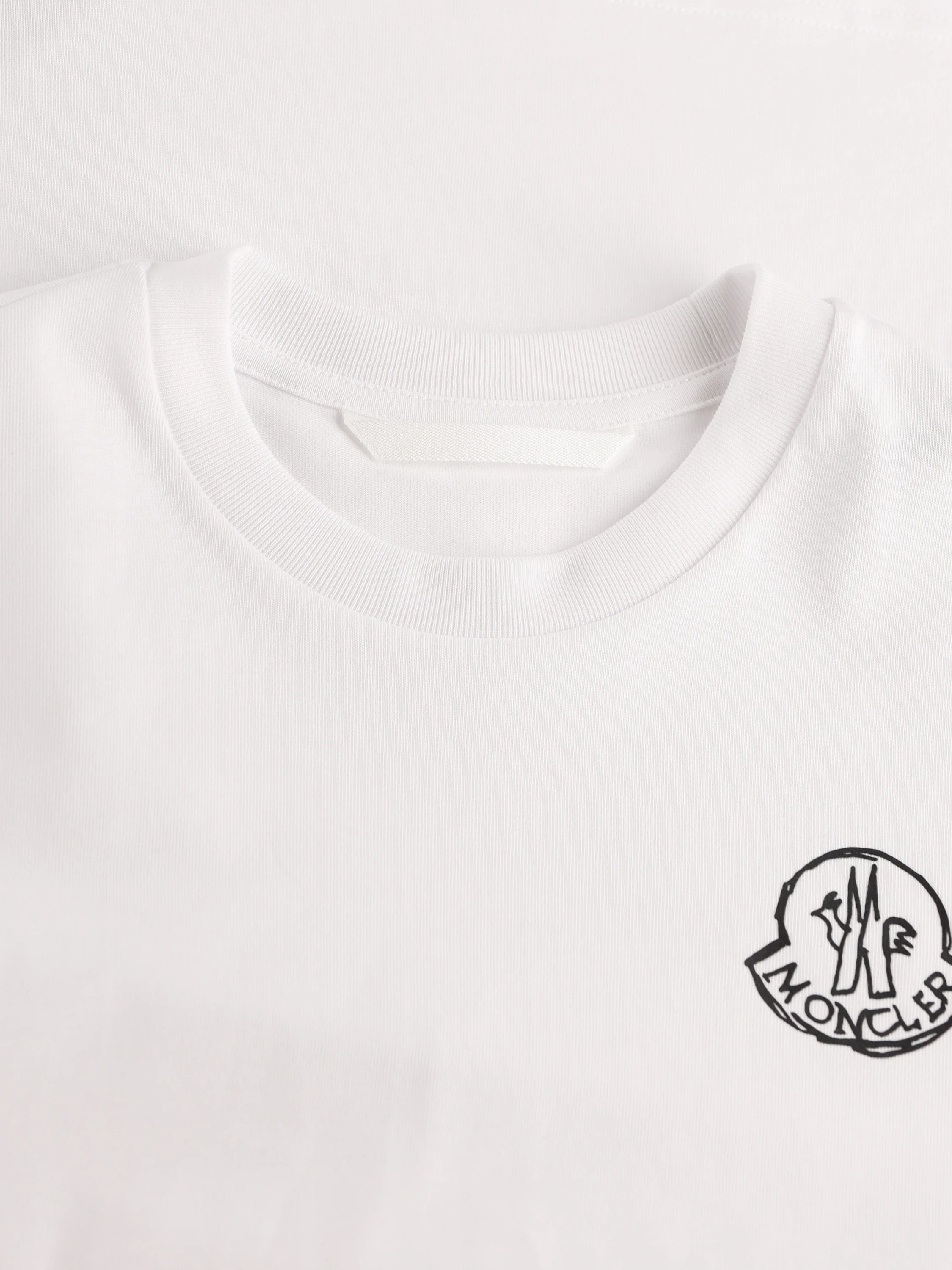 T-Shirt realizzata in cotone. M8C00025 89AUG00A MONCLER 