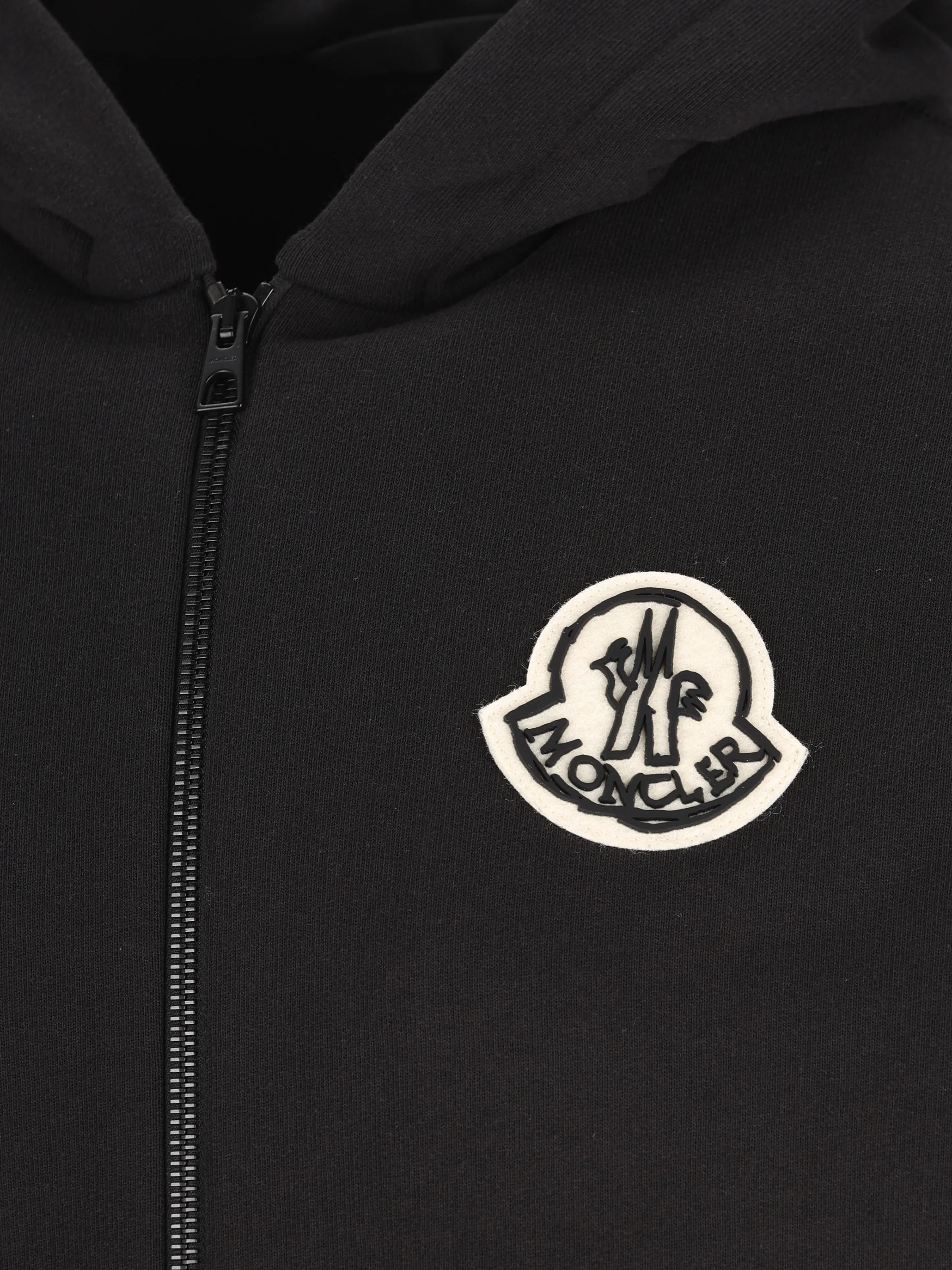 Felpa realizzata in cotone. M8G00027 899V4999 MONCLER 