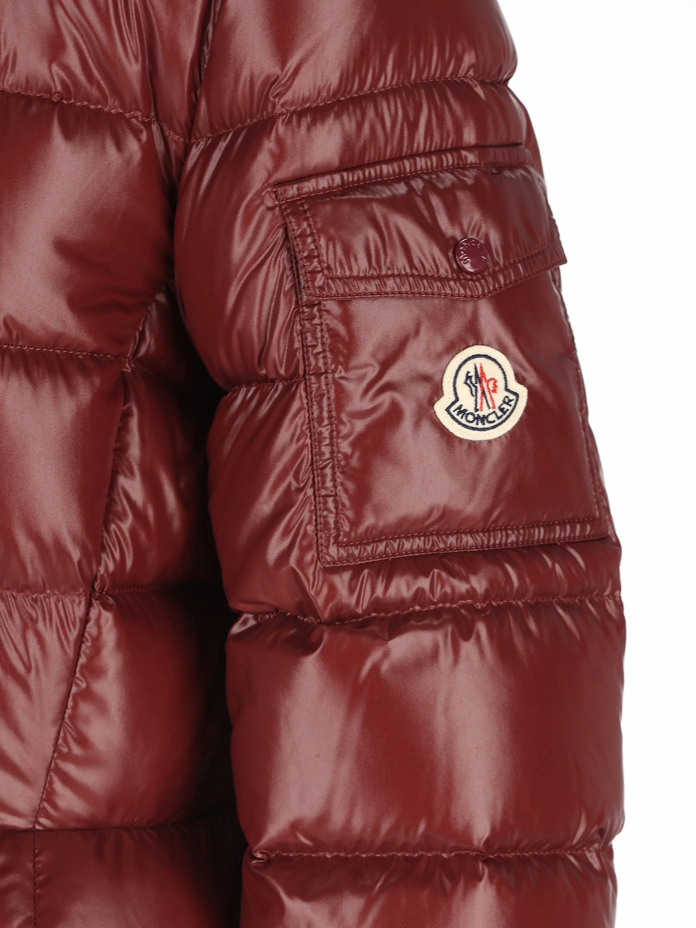 Piumino realizzato in nylon. W1A00143 597Z8464 MONCLER 