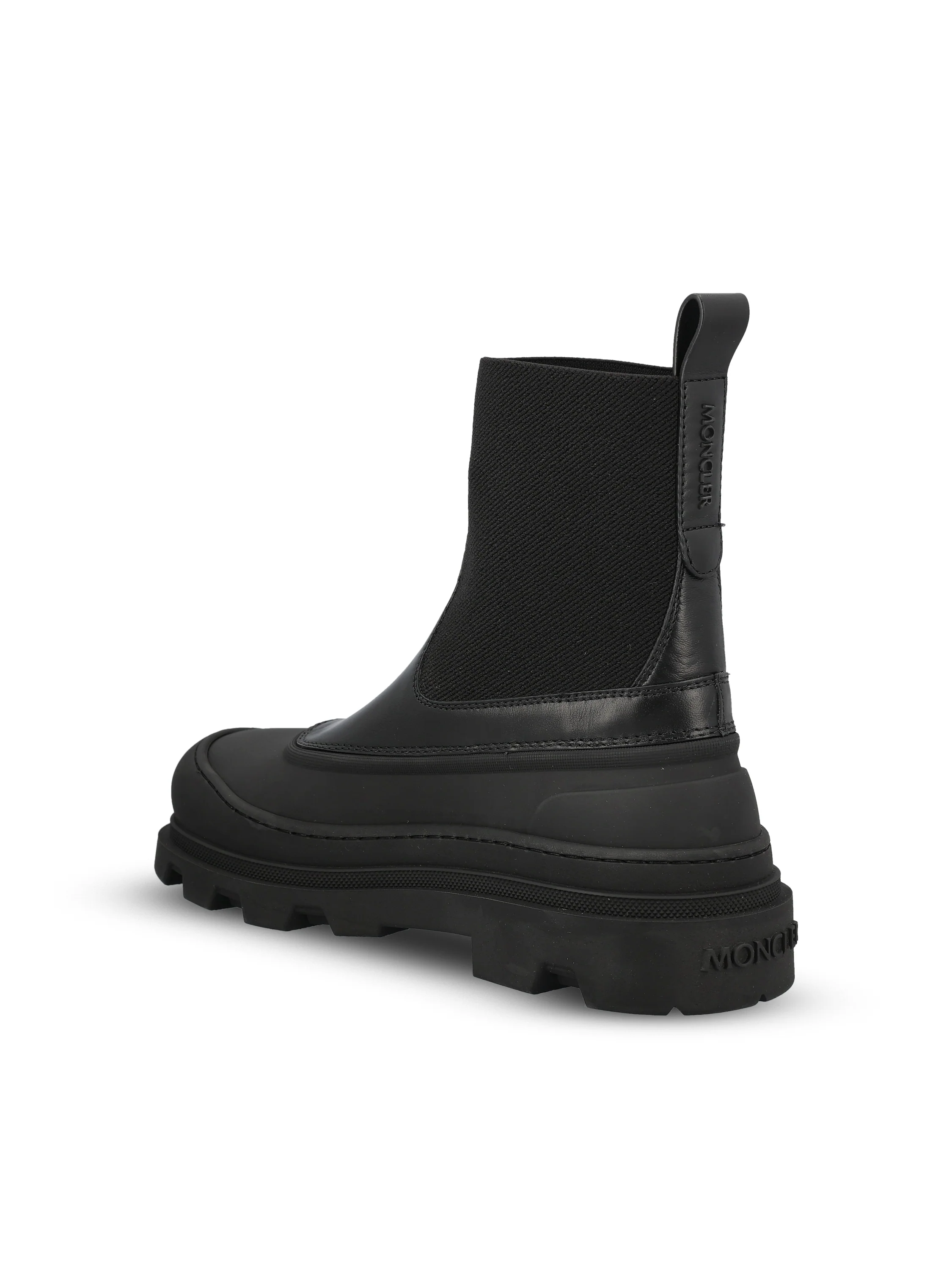 Stivaletti realizzati in pelle e gomma. W4F00030 M9918999 MONCLER 