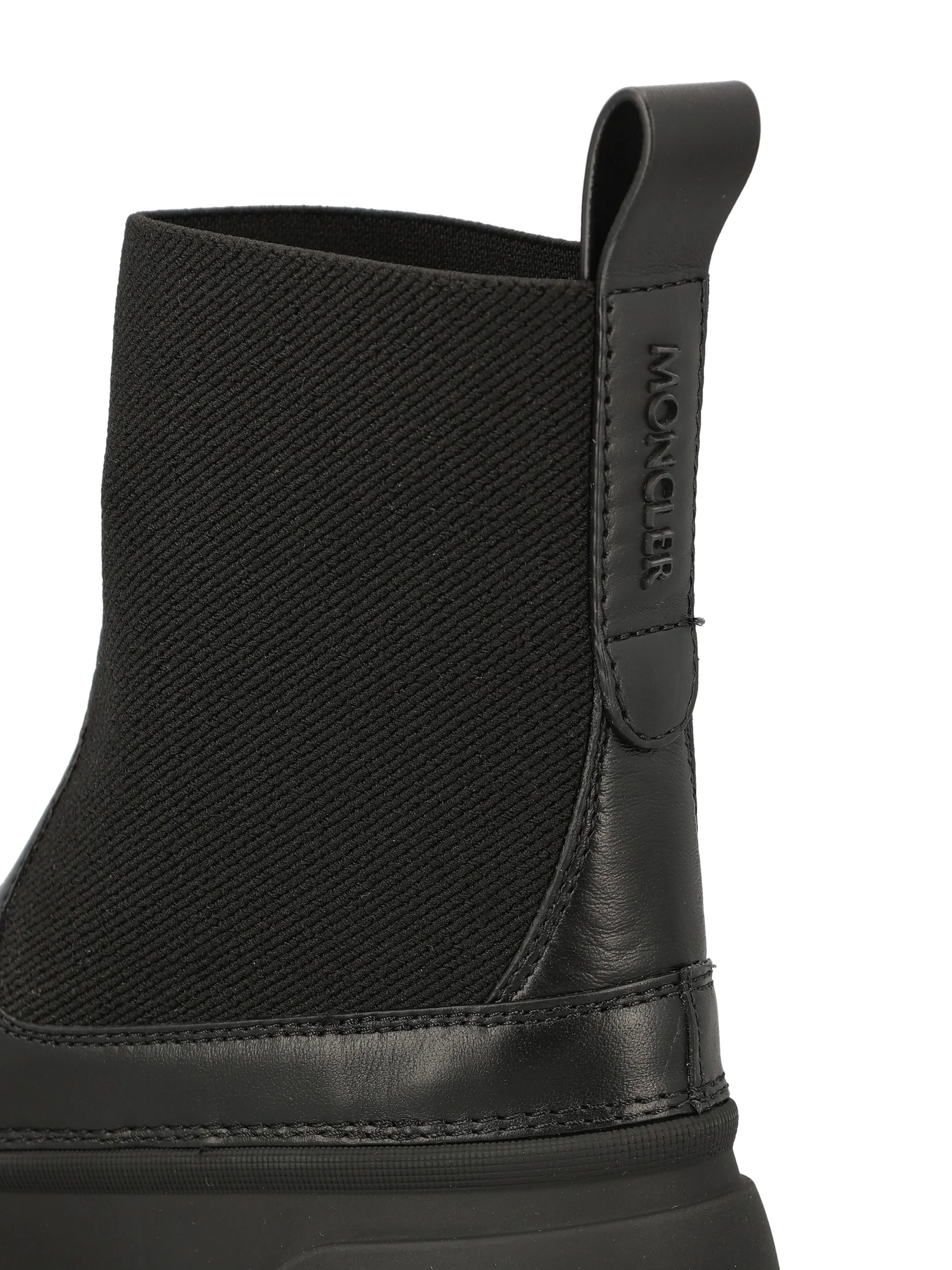 Stivaletti realizzati in pelle e gomma. W4F00030 M9918999 MONCLER