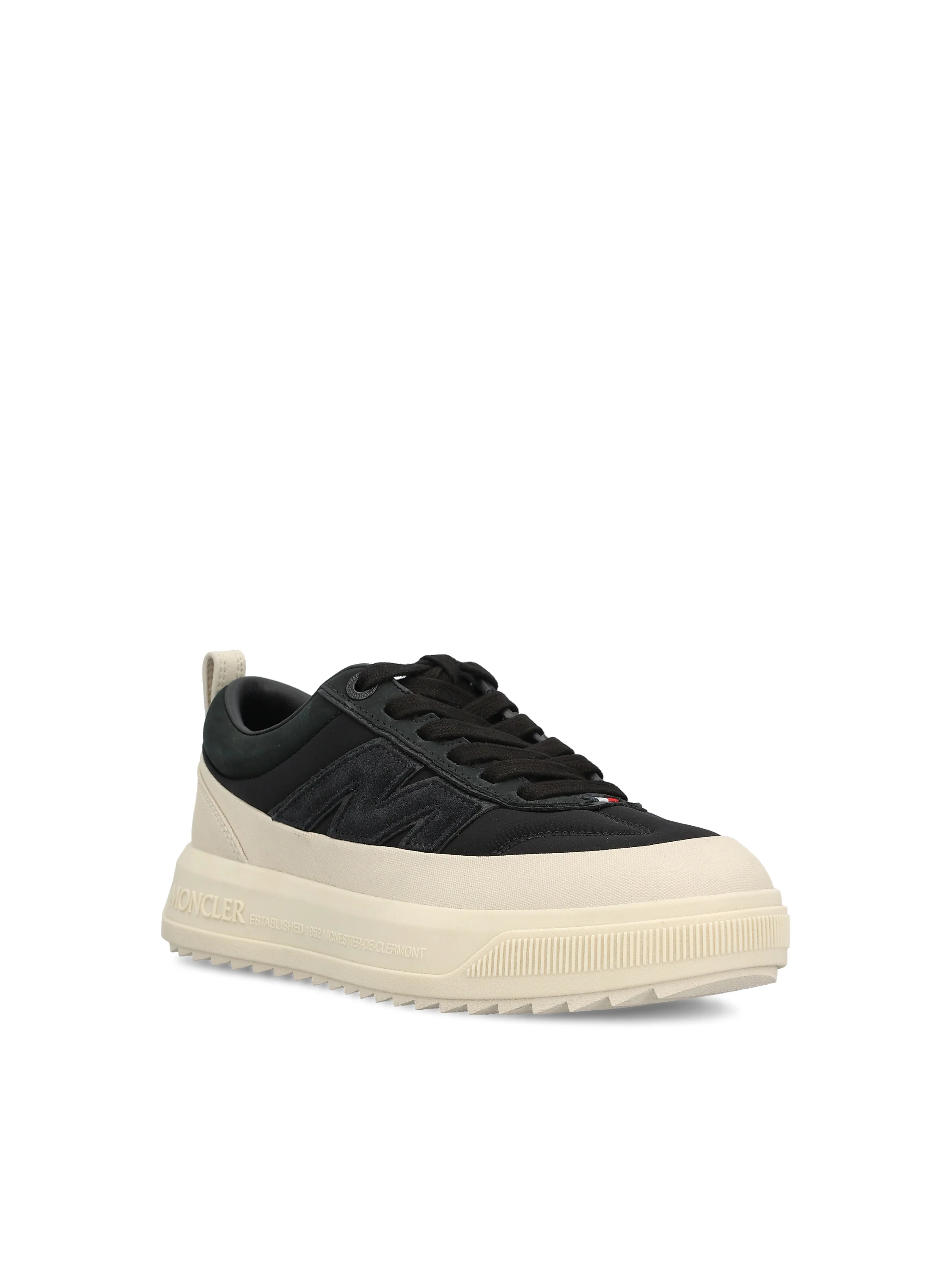 Sneakers realizzate in pelle. W4M00150 M7091999 MONCLER