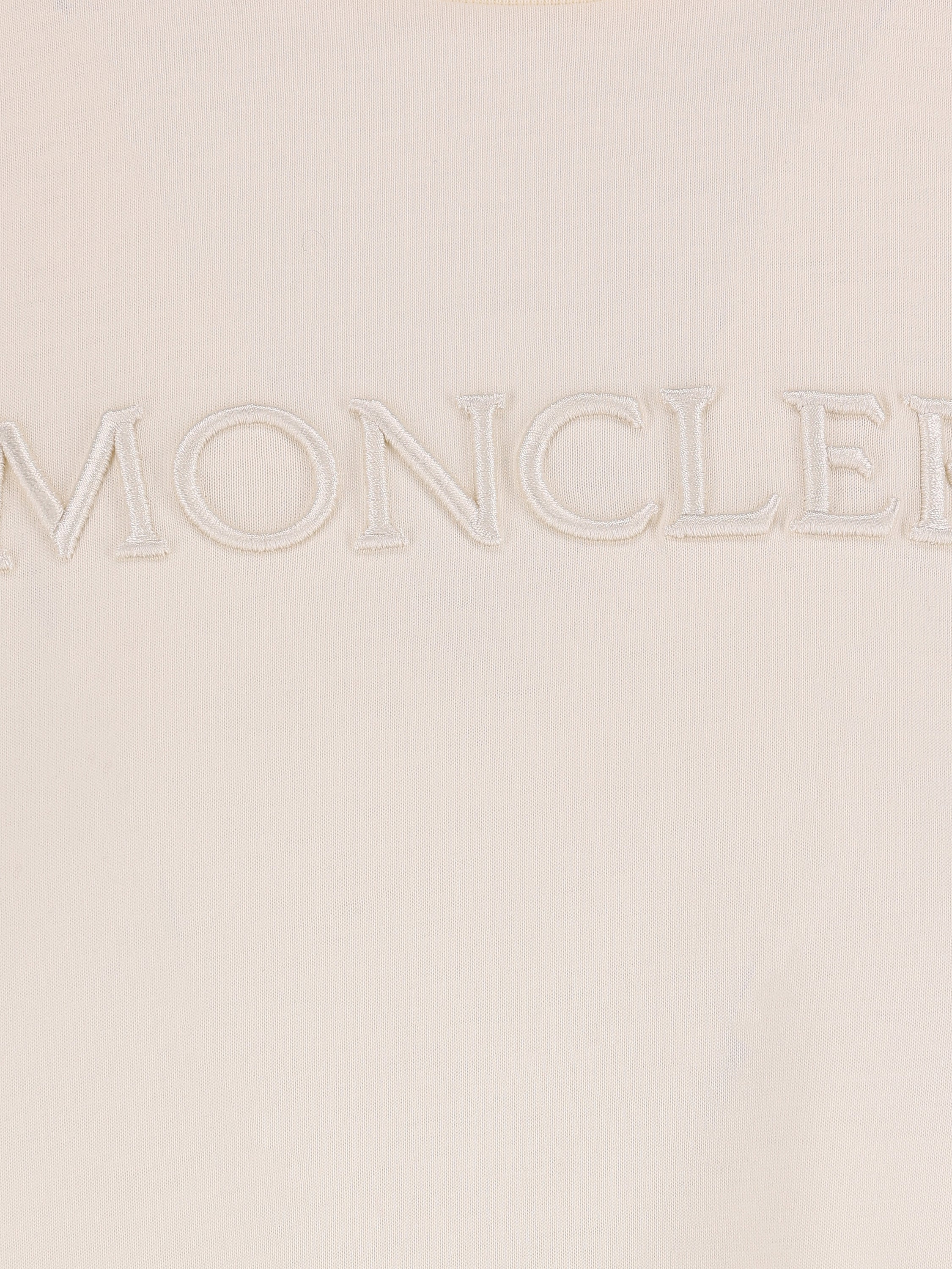 T-Shirt realizzata in cotone. W8C00021 89AUO037 MONCLER