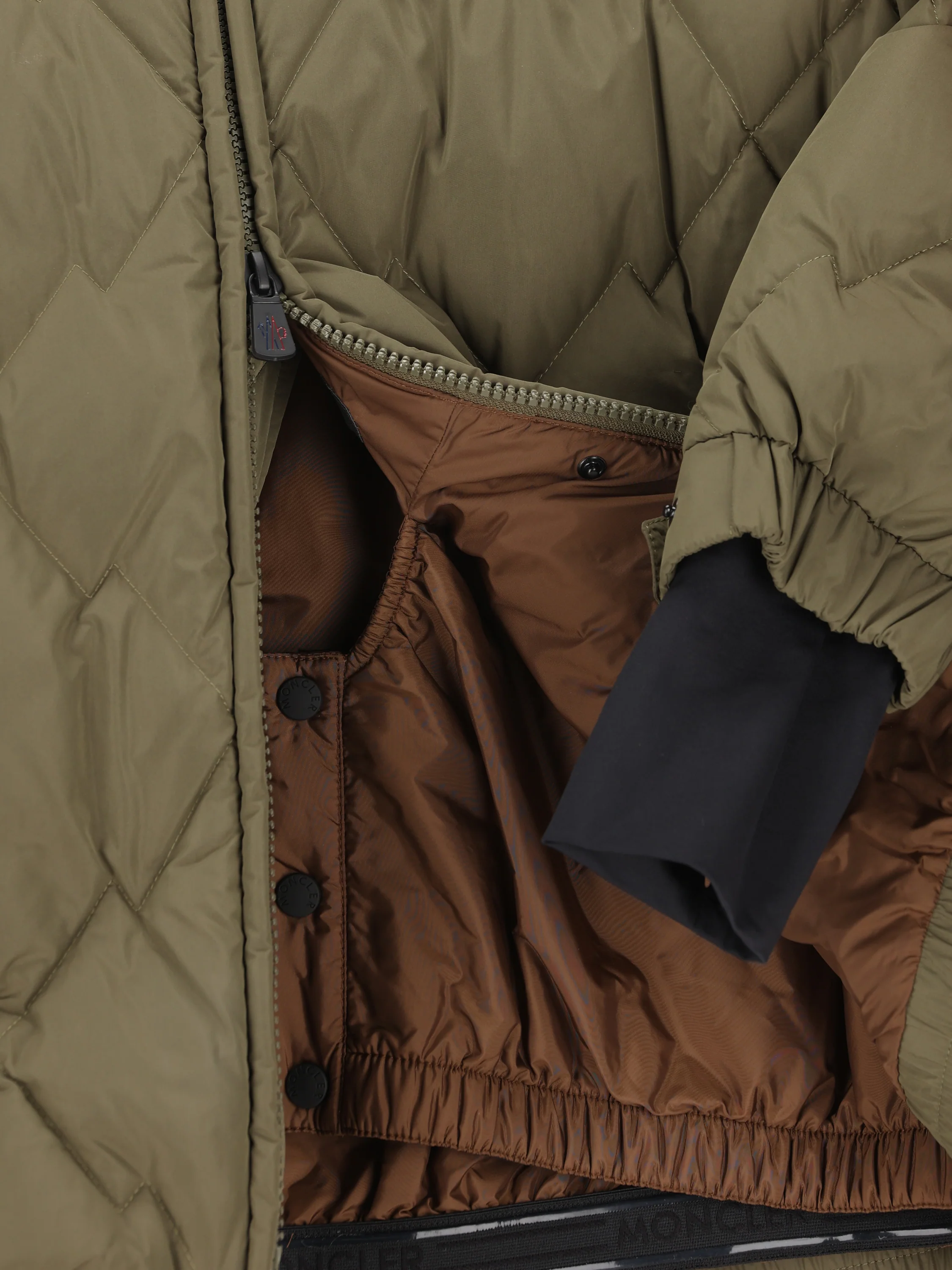 Piumino realizzato in poliestere. M1A00030 59876825 MONCLER GRENOBLE
