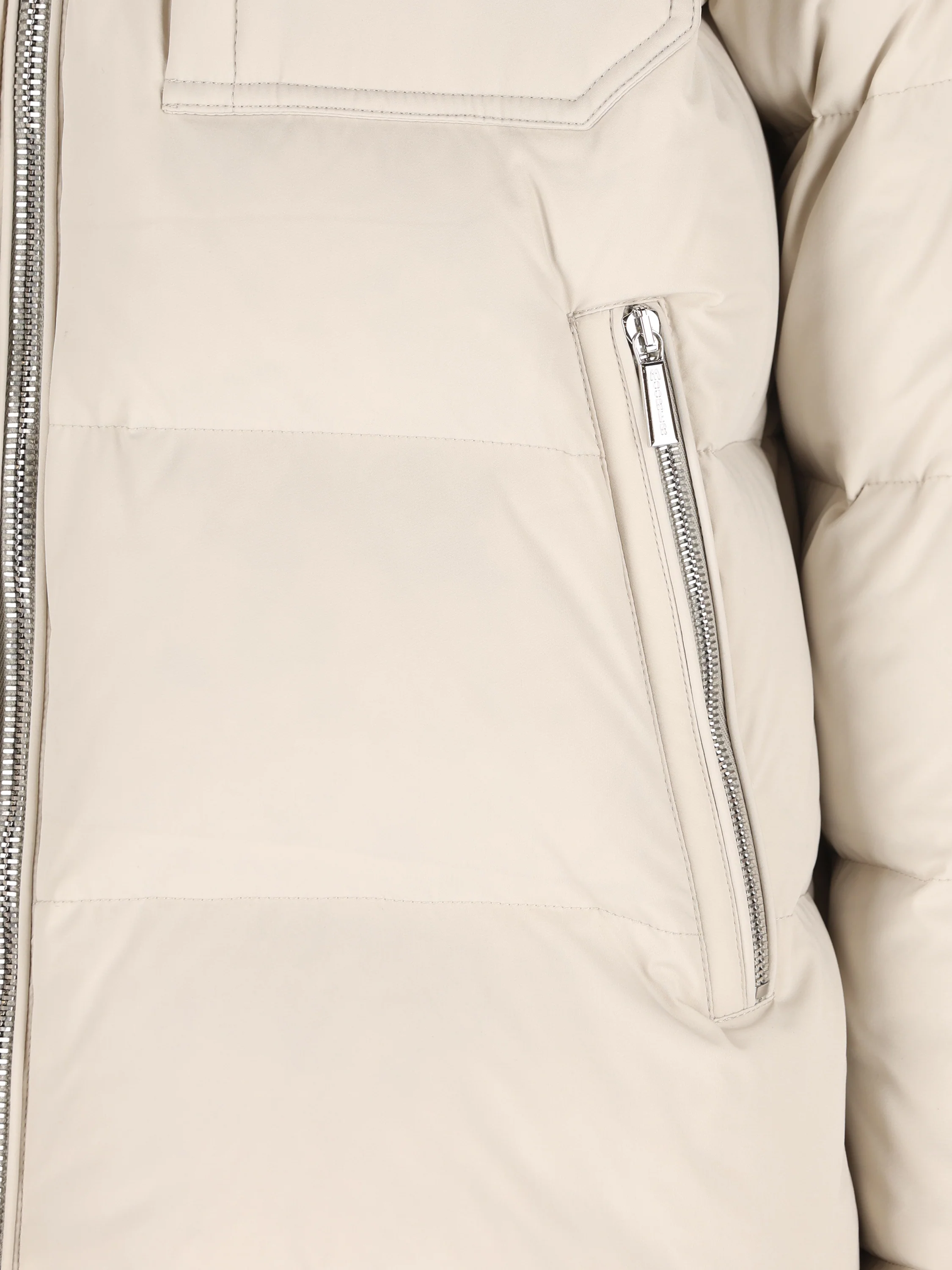 Piumino realizzato in piuma d'oca. MOUGI101114 U0119 MOORER