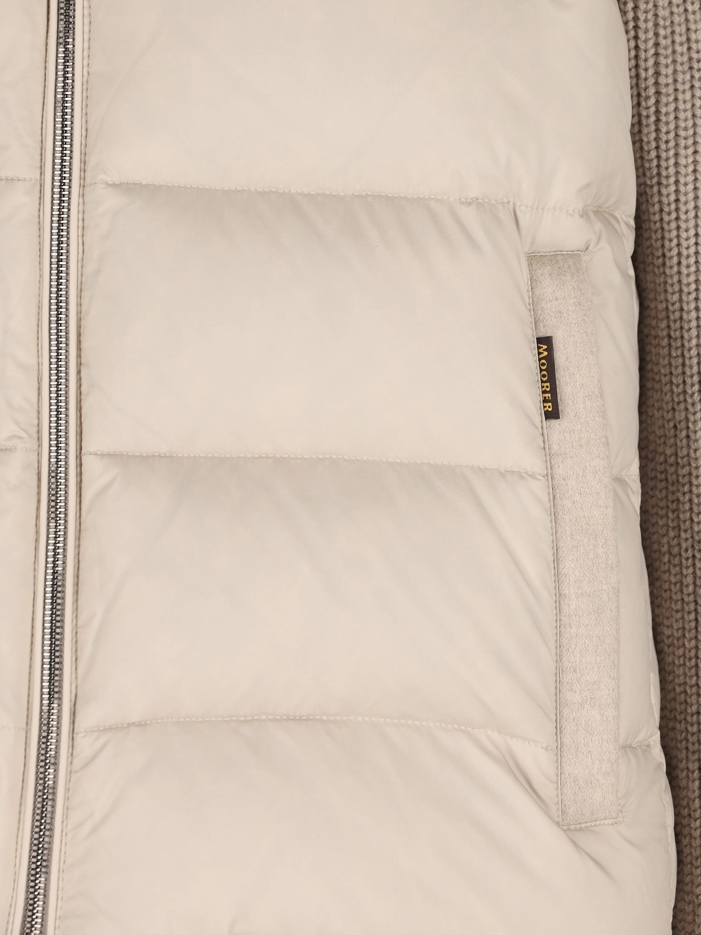 Piumino realizzato in lana e cashmere. MOUGI101201 U0033 MOORER 