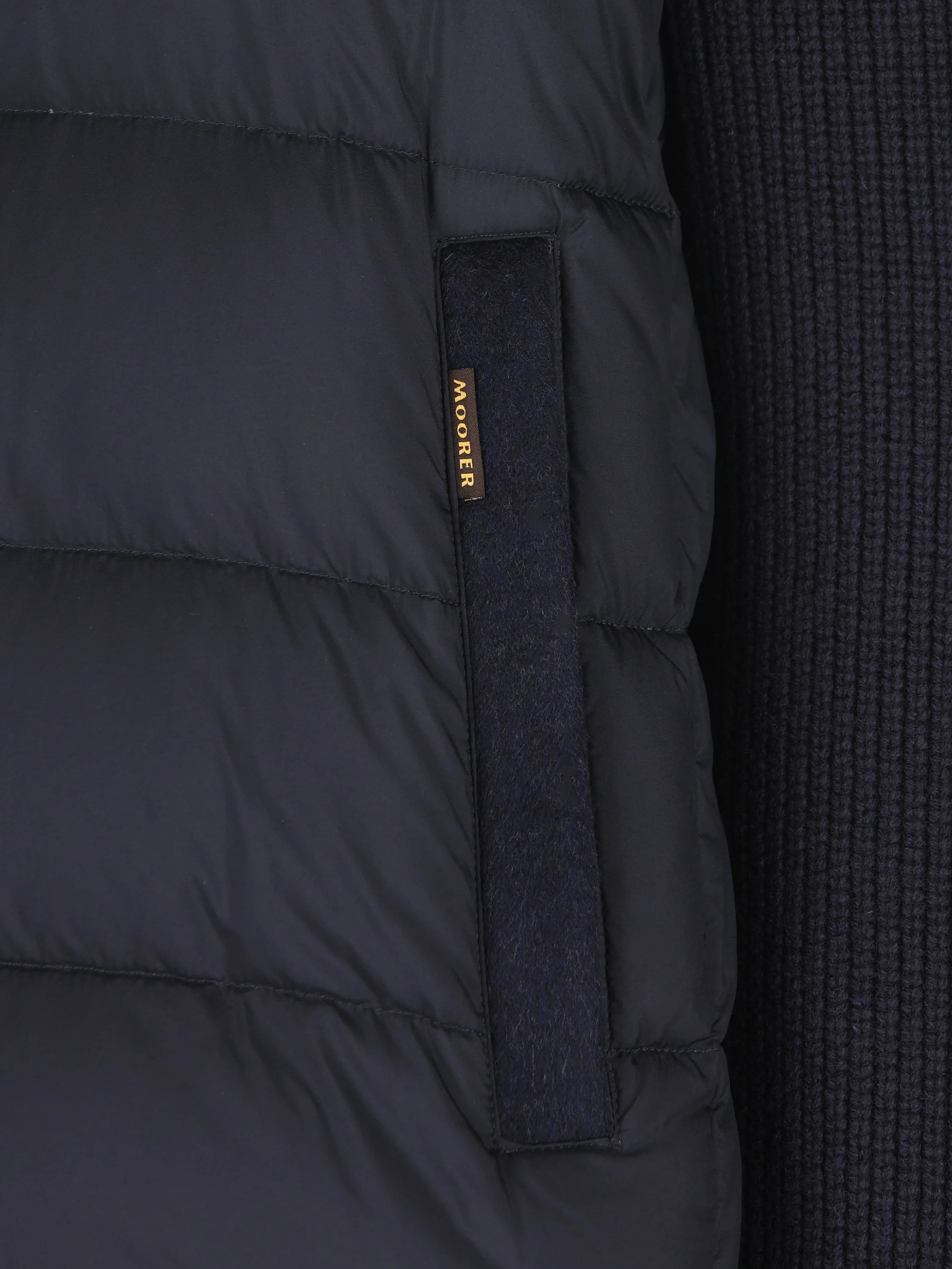 Piumino realizzato in lana e cashmere. MOUGI101201 V1980 MOORER