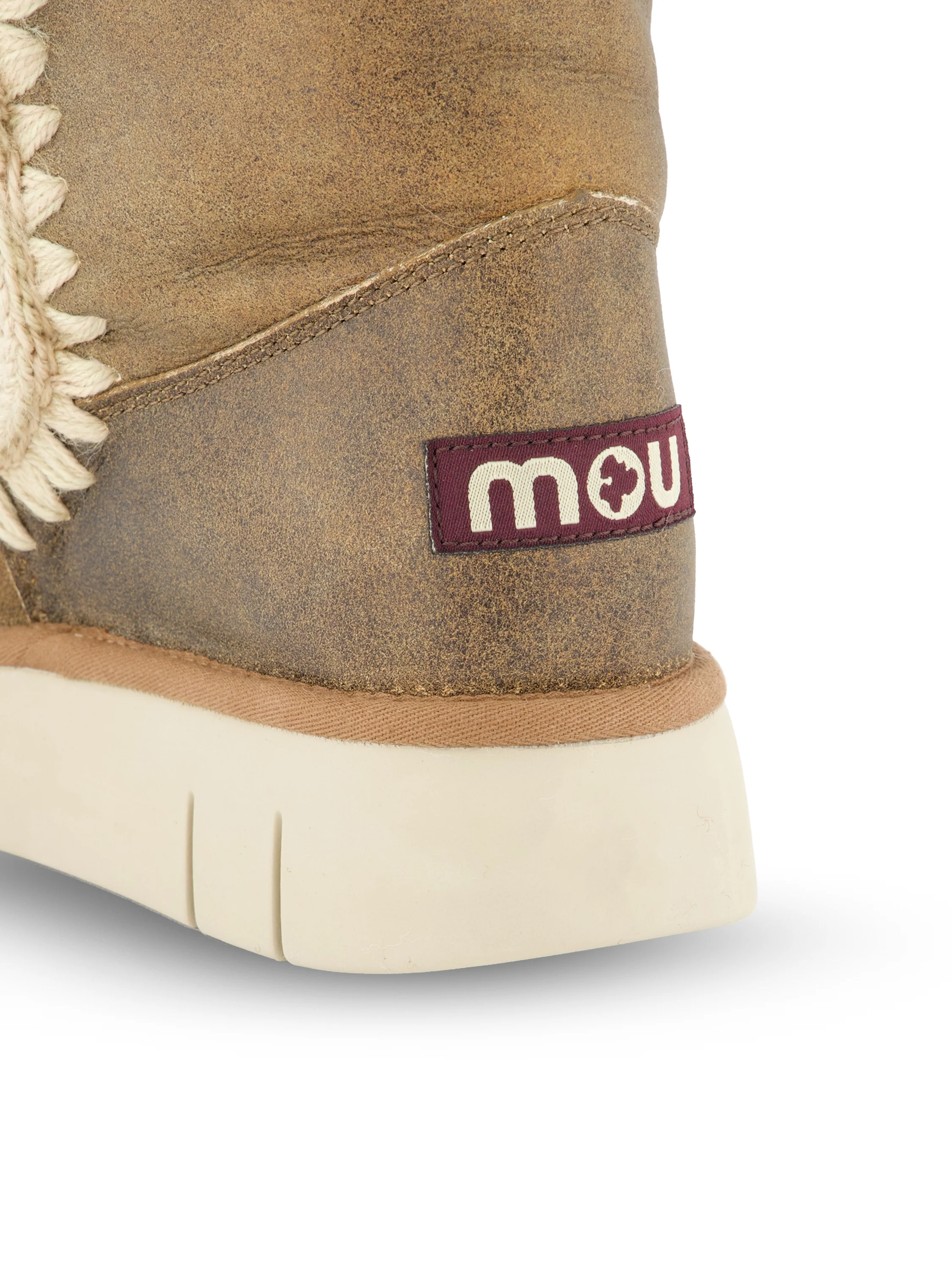 Stivali realizzati in pelle. FW531002C VINCOG MOU 