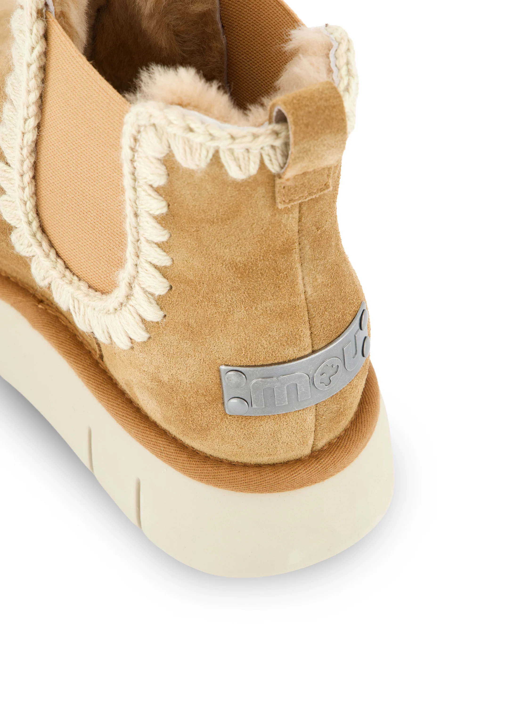 Stivaletti realizzati in suede. FW531037A COG MOU 