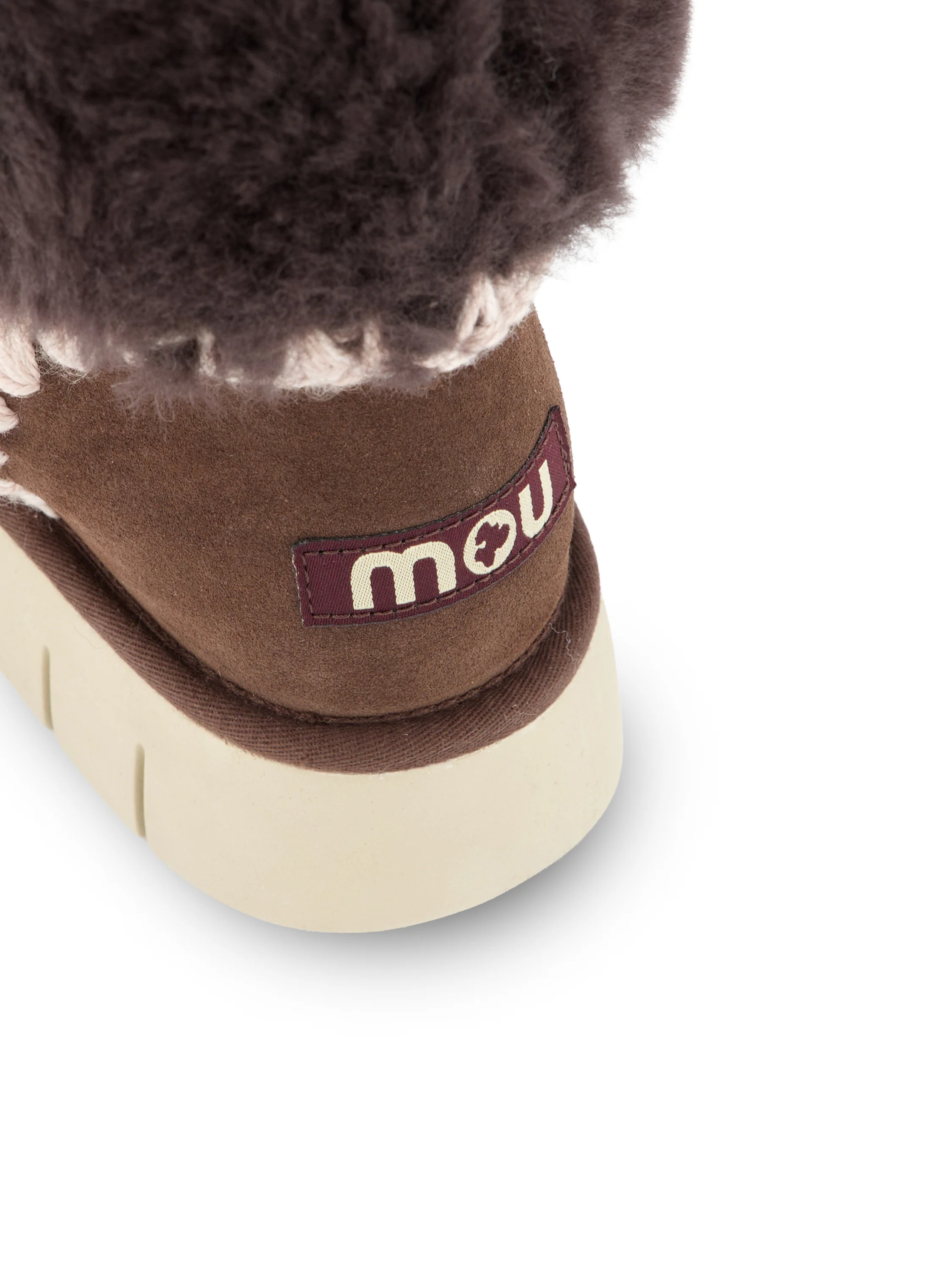 Stivali realizzati in montone. FW531042A MOCHA MOU 