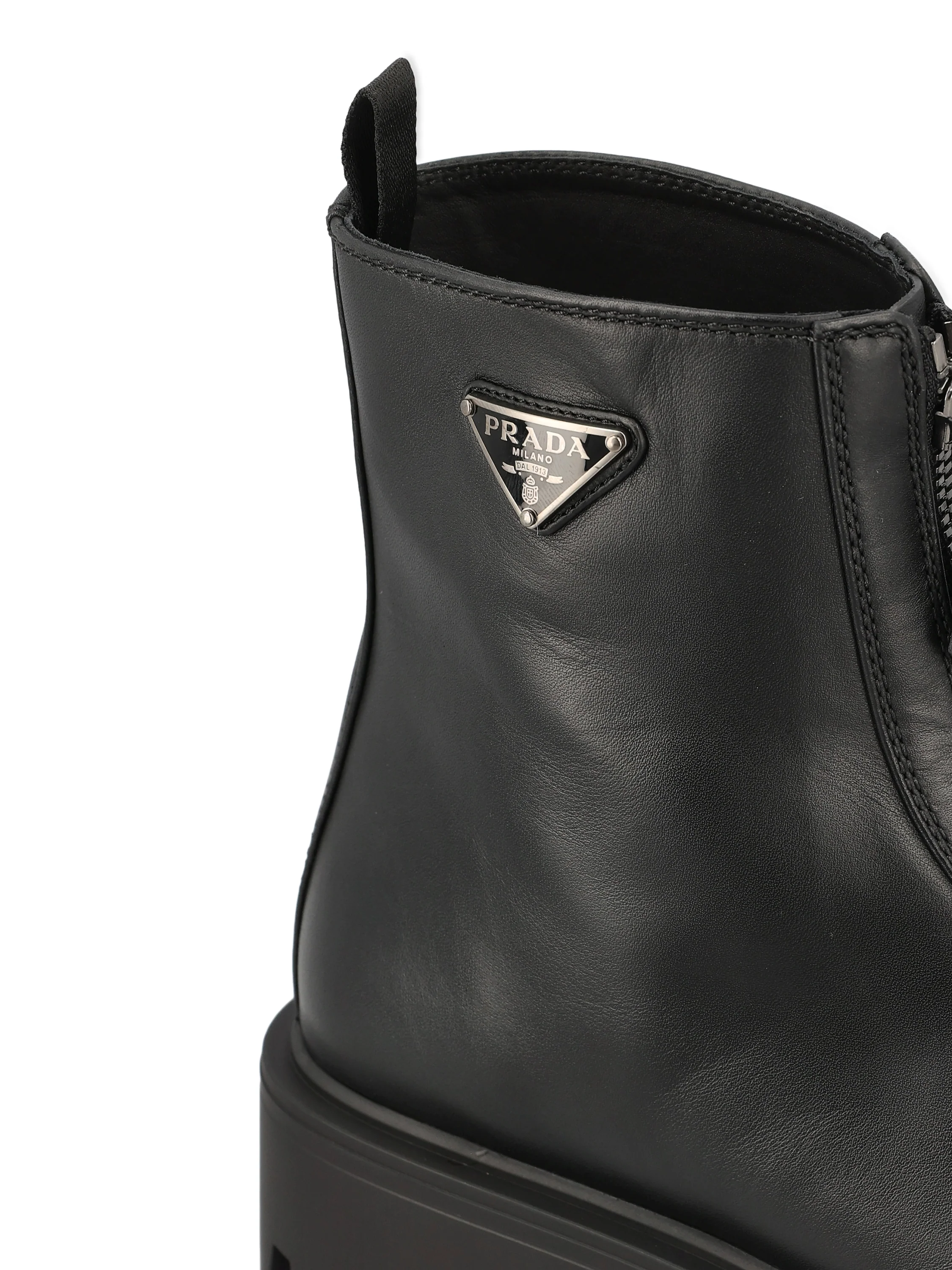 Tronchetti in pelle. 1T328O UZEF0002 PRADA