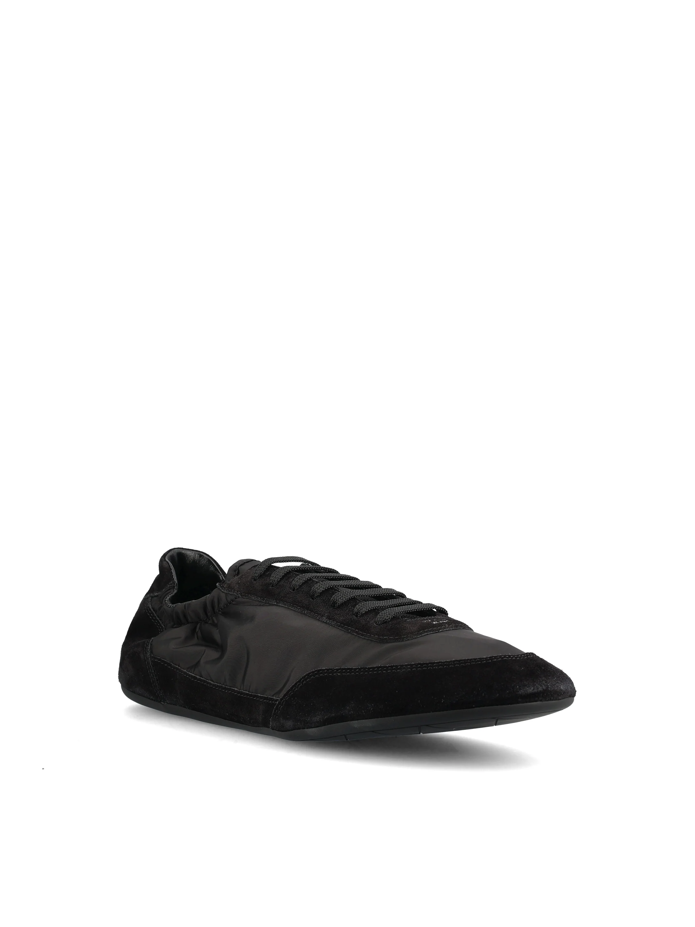 Sneakers realizzate in re-nylon e pelle. 2EG479 D7CF0002 PRADA