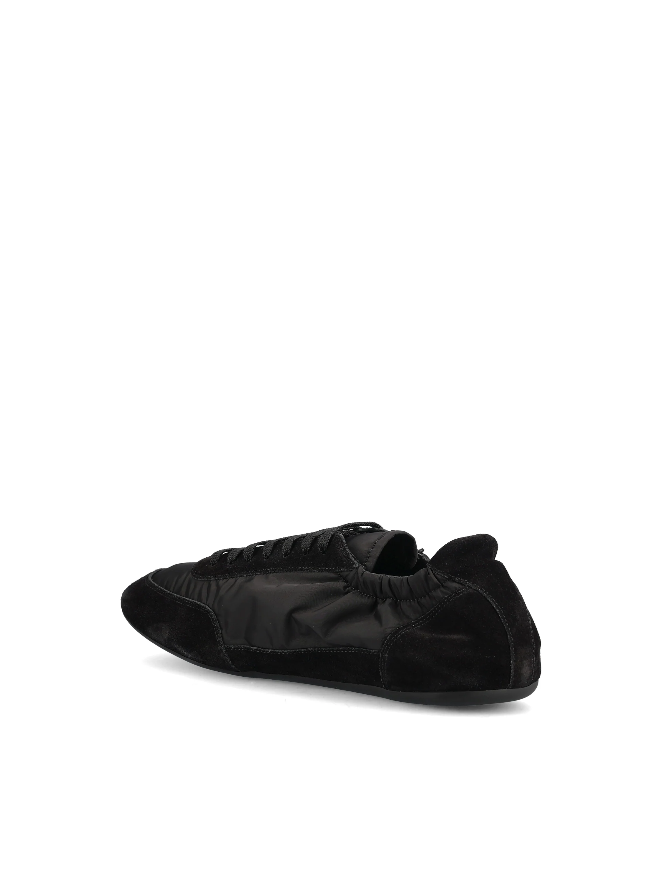 Sneakers realizzate in re-nylon e pelle. 2EG479 D7CF0002 PRADA 