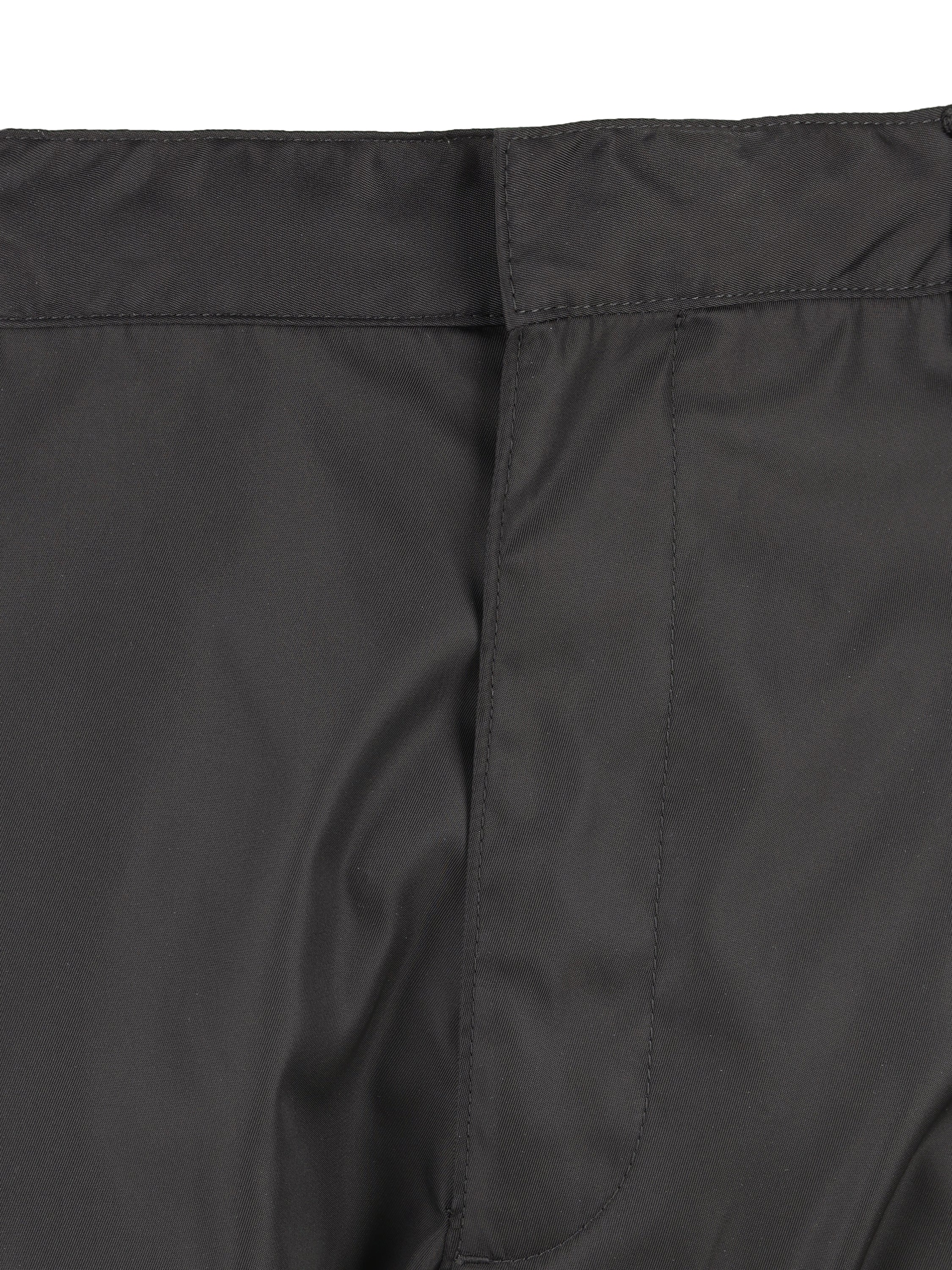 Pantaloni realizzati in poliammide riciclata. SPH66 1WQ8F0002 PRADA 