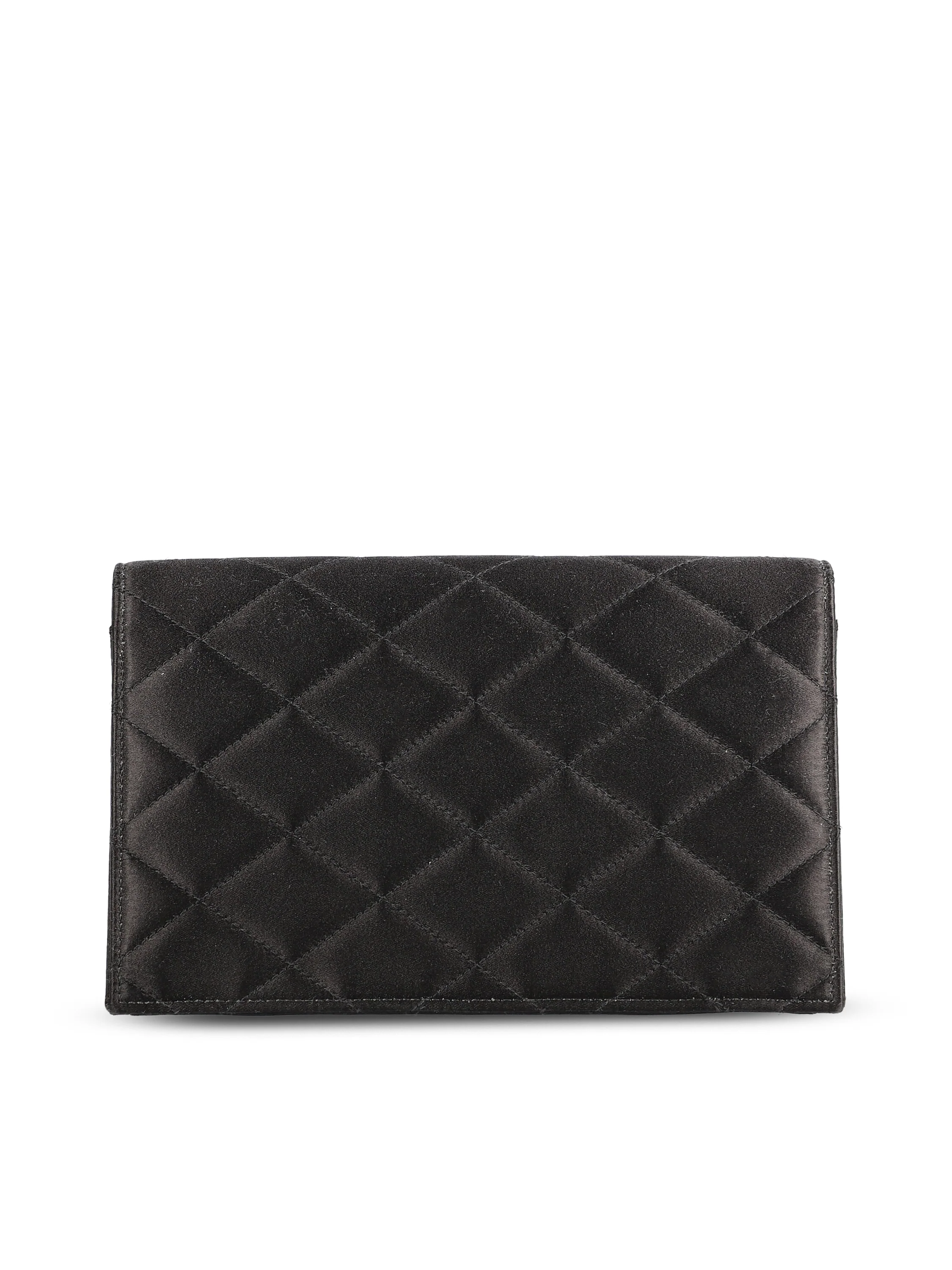 Pochette realizzata in viscosa. A004K7 FADVW1000 SAINT LAURENT