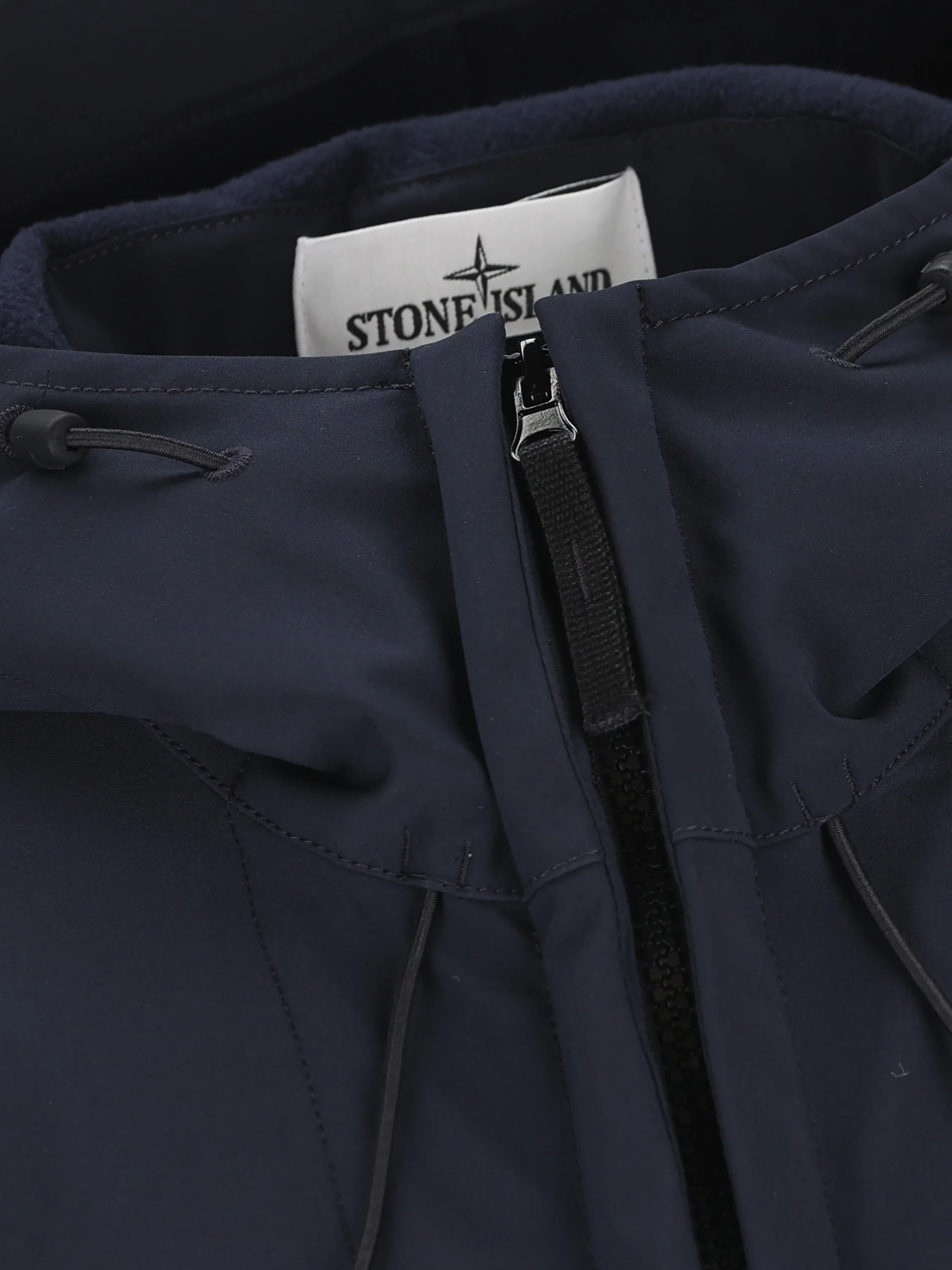 Giacca realizzata in materiale tecnico. Q100004 S0B22V0020 STONE ISLAND 