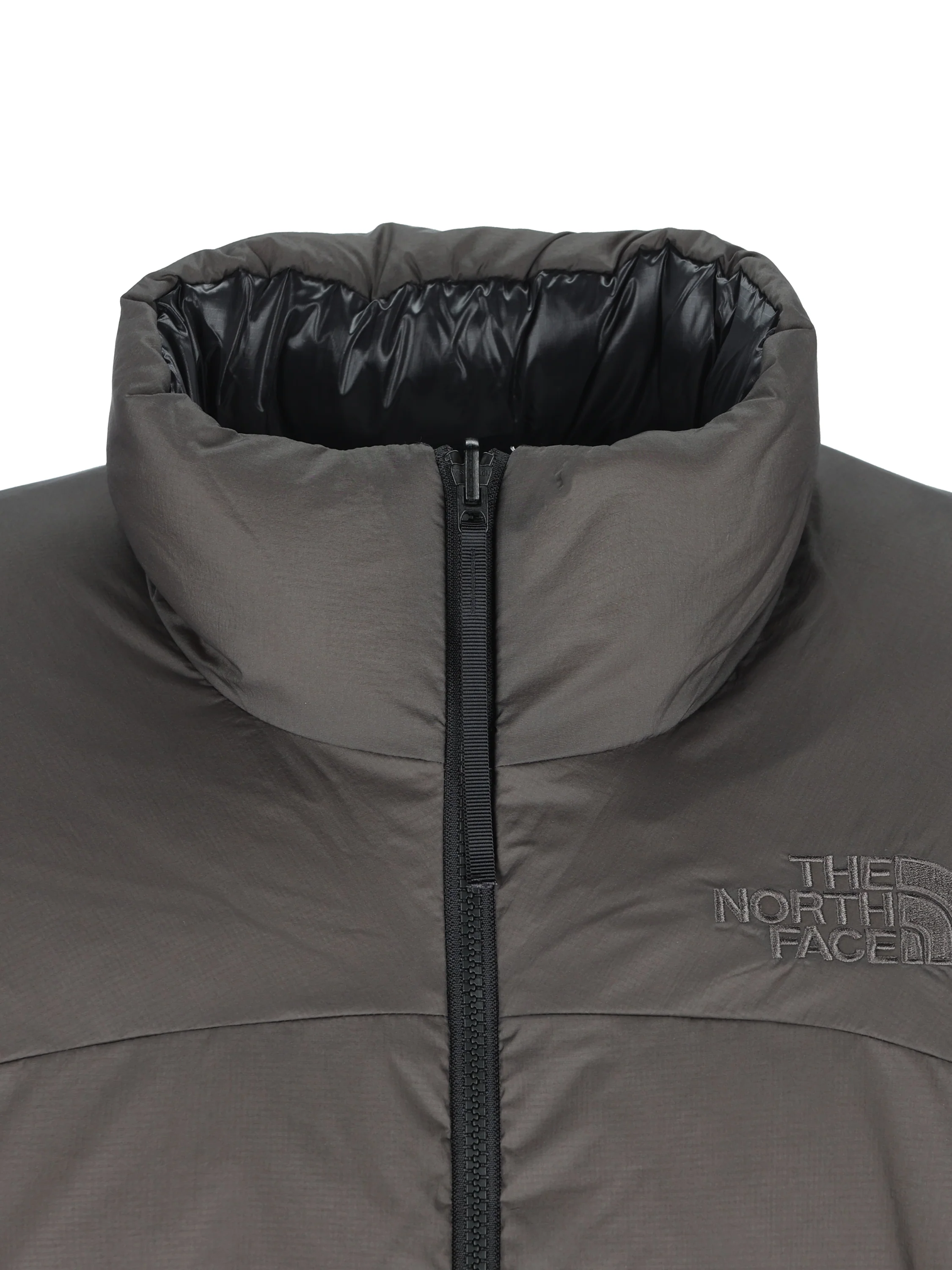Giacca realizzata in nylon. NF0A8HYS T6Z1 THE NORTH FACE 