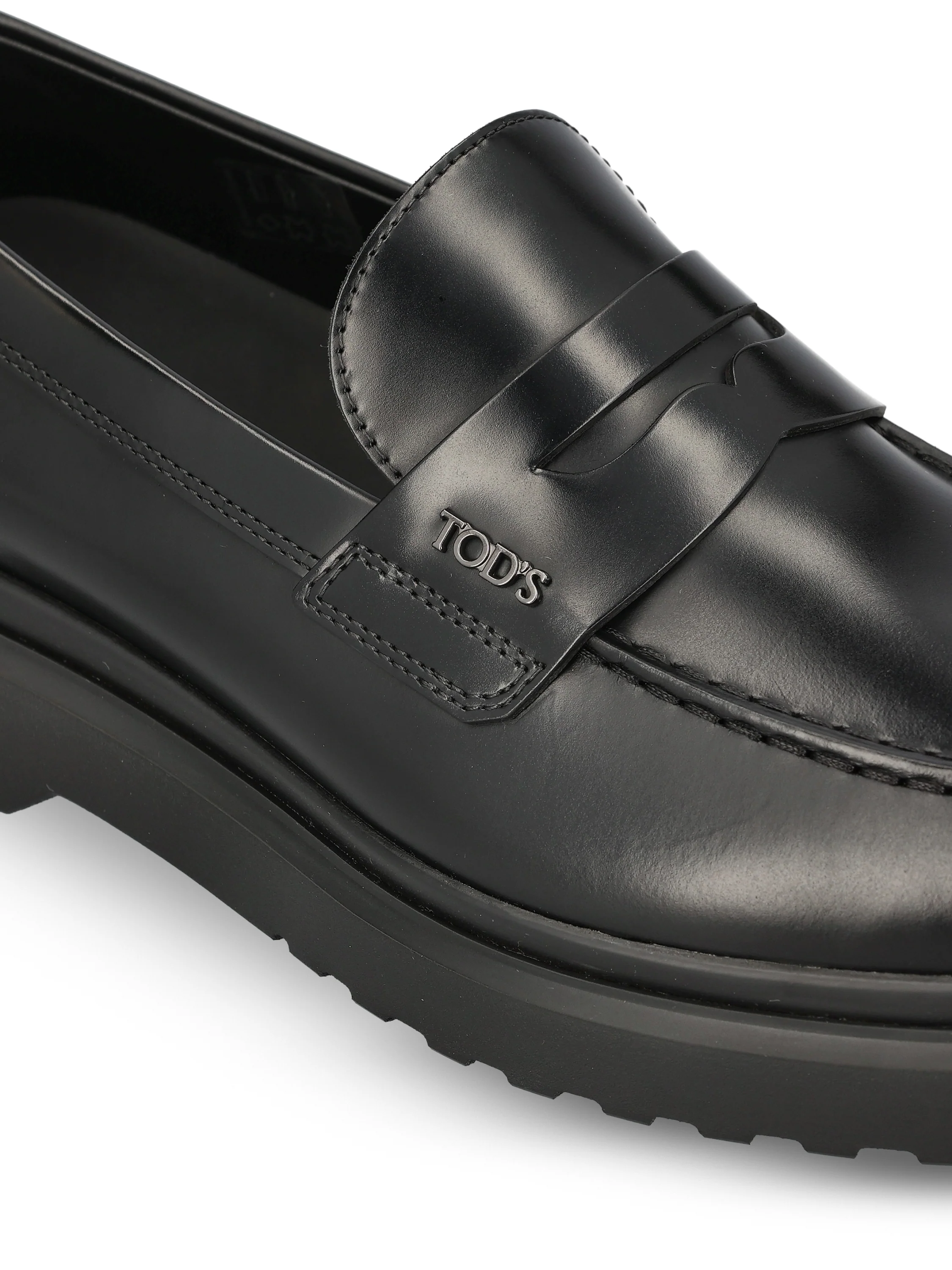 Mocassini realizzati in pelle. XXM12M00640LYG B999 TOD'S 