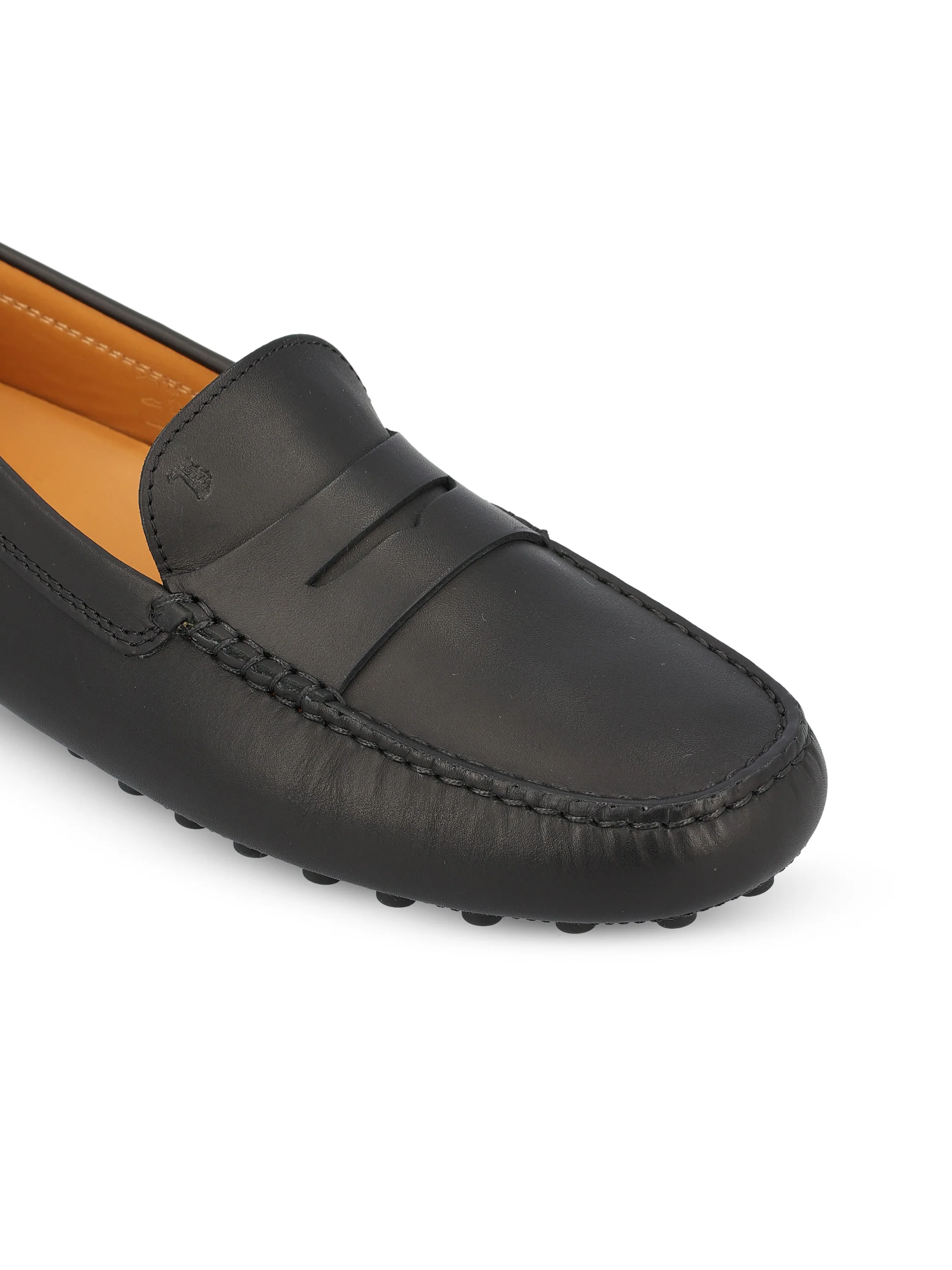 Mocassini realizzati in pelle. XXW22L00010N6M B999 TOD'S