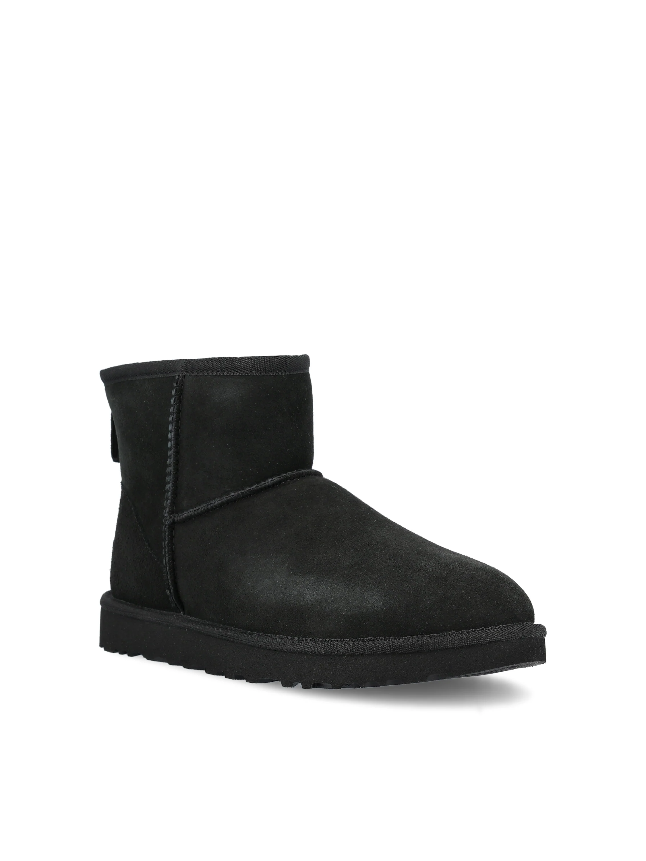 Stivali realizzati in montone e pelle. 1016222 BLK UGG