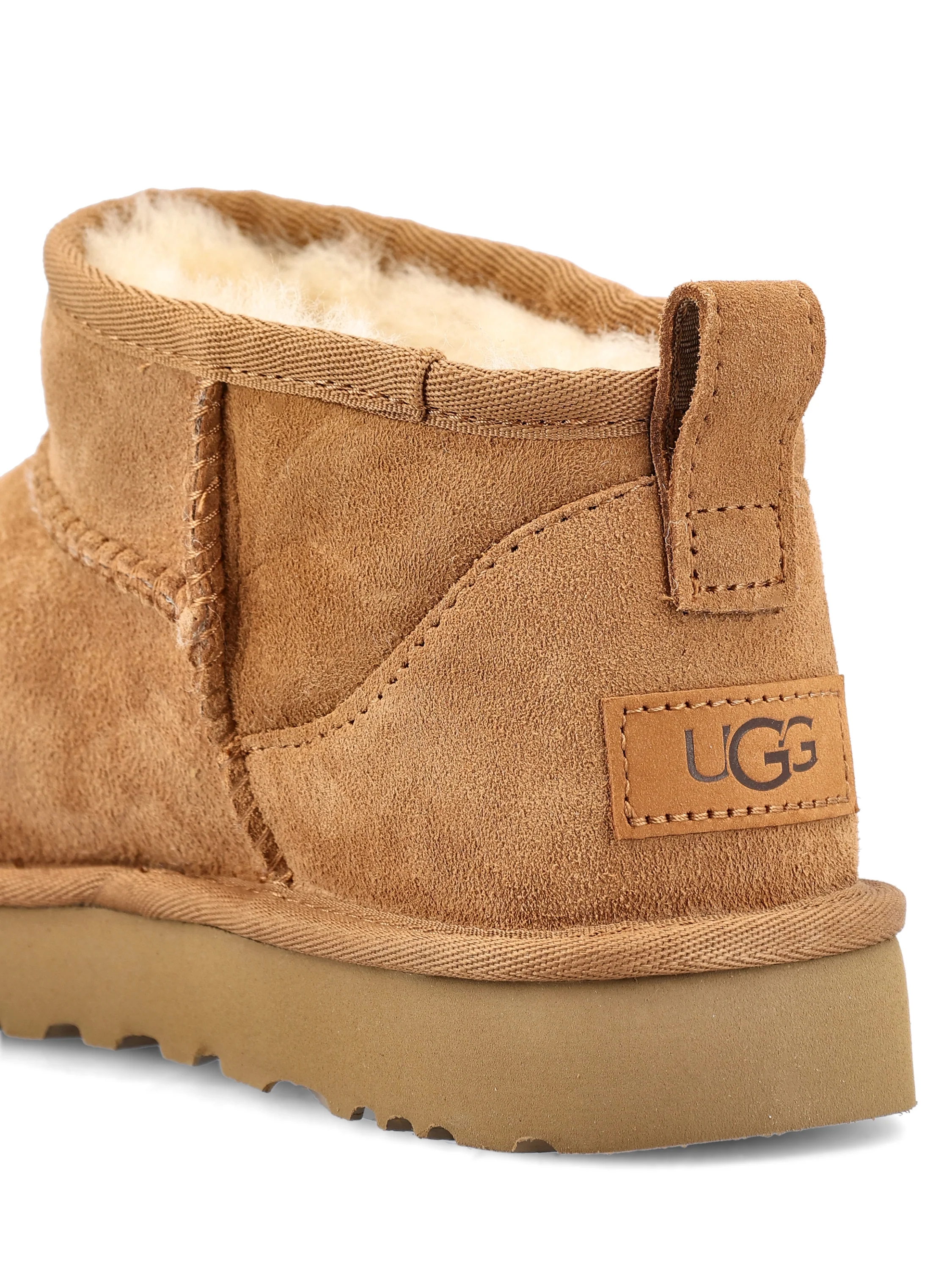 Stivali Classic Ultra Mini in montone. 1116109 CHE UGG 