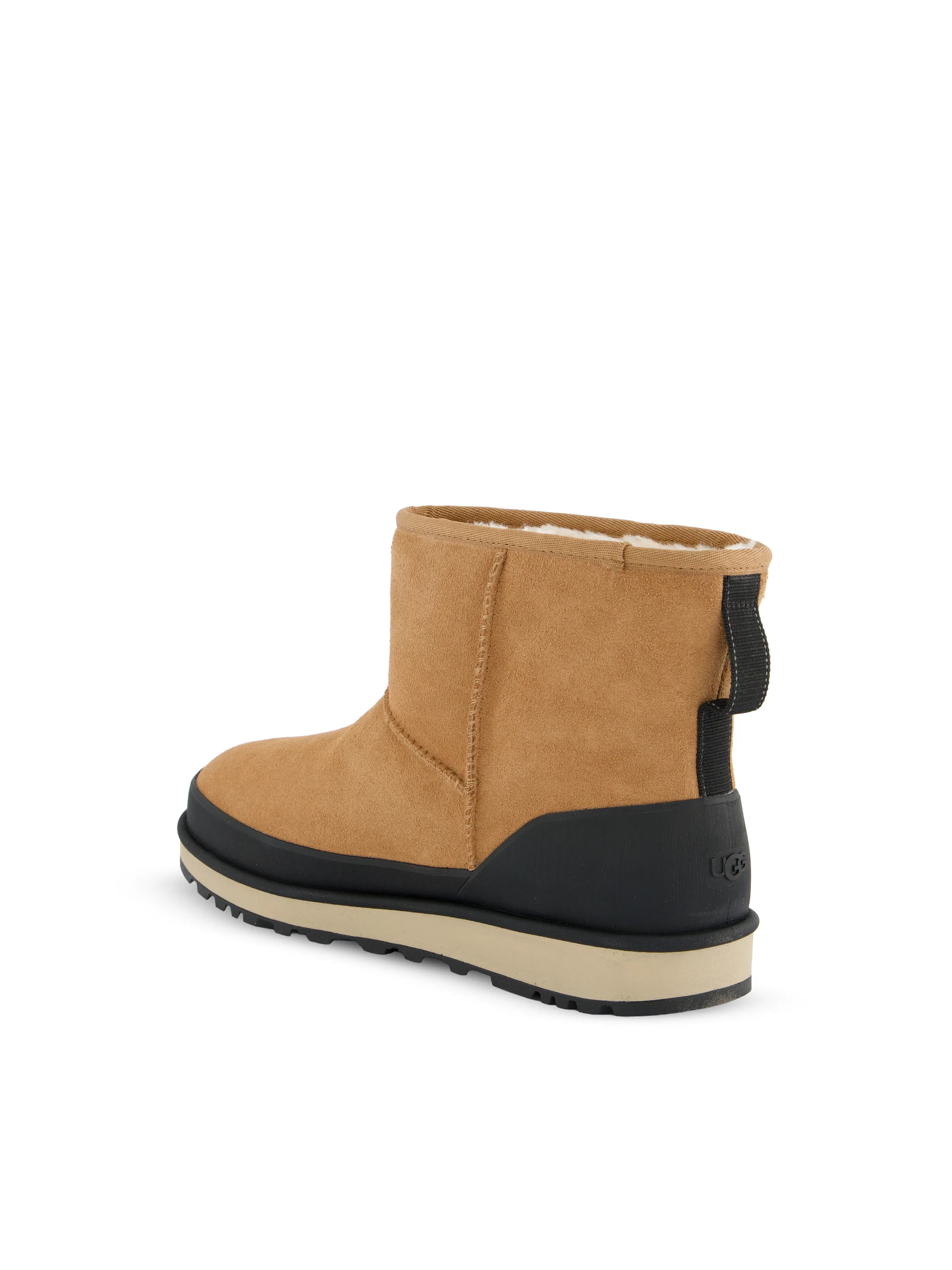 Stivali realizzati in camoscio. 1180196 CHE UGG 