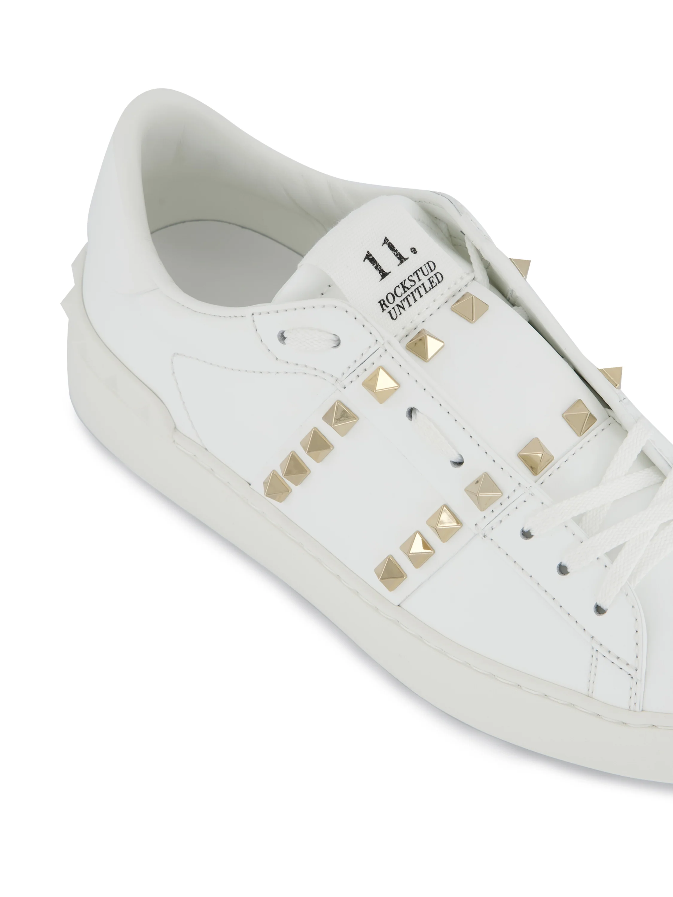 Sneakers realizzate in pelle. 8W2S0A01BHS 0BO VALENTINO GARAVANI 