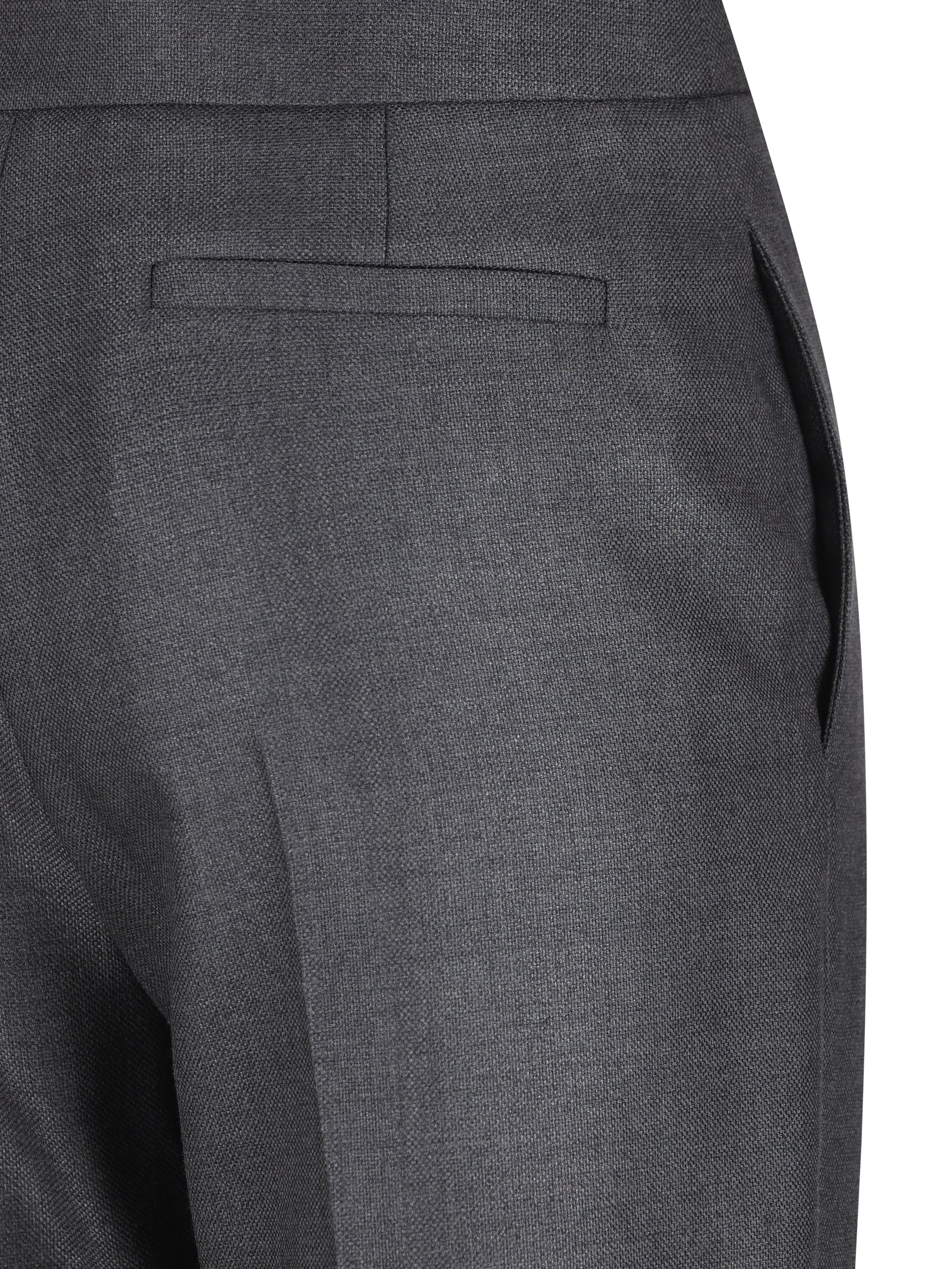Pantaloni realizzati in misto seta. 9B0RB7D7AGP 1N5 VALENTINO GARAVANI 