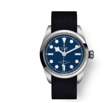 Tudor BLACK BAY 32 Watch Replica 32 mm steel case Black fabric strap m79580-0006 Tudor BLACK BAY 32 Watch Replica 32 mm steel case Black fabric strap m79580-0006